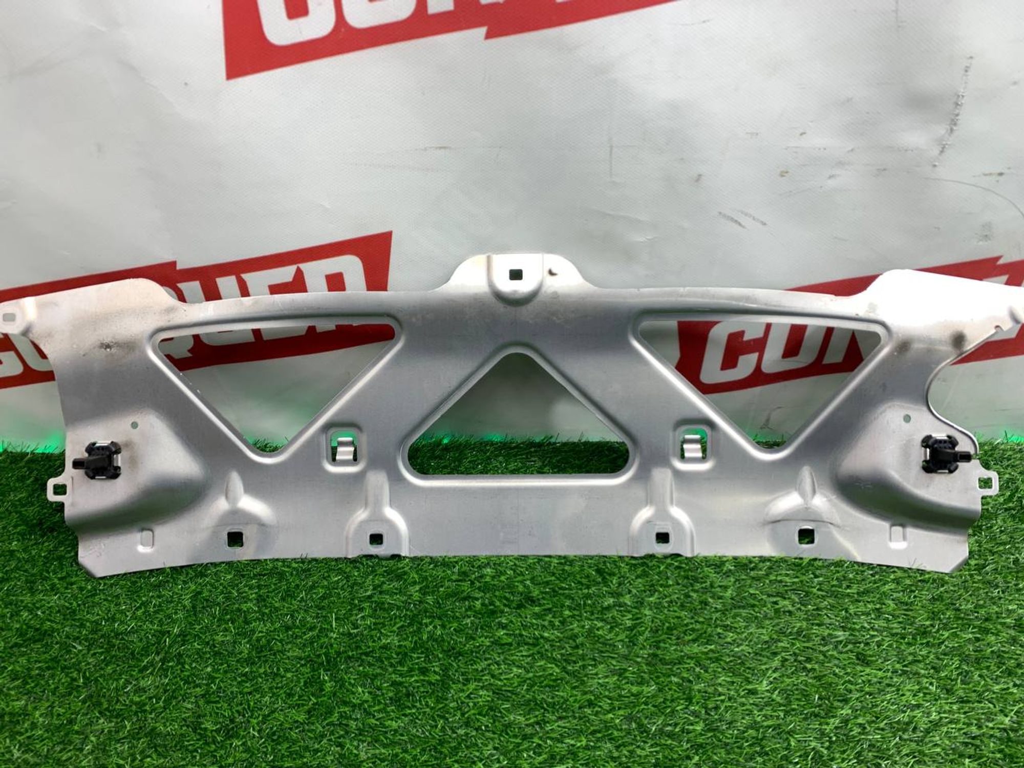 https://ycs.partsauto.market/partsauto-images/thmbs/userImages/h353NjtZg3VDP19b5HMt7LlpbQ93/part/e44ea7a9-6d93-4a4f-bc43-952fc813f5ea_1733228159614.jpg