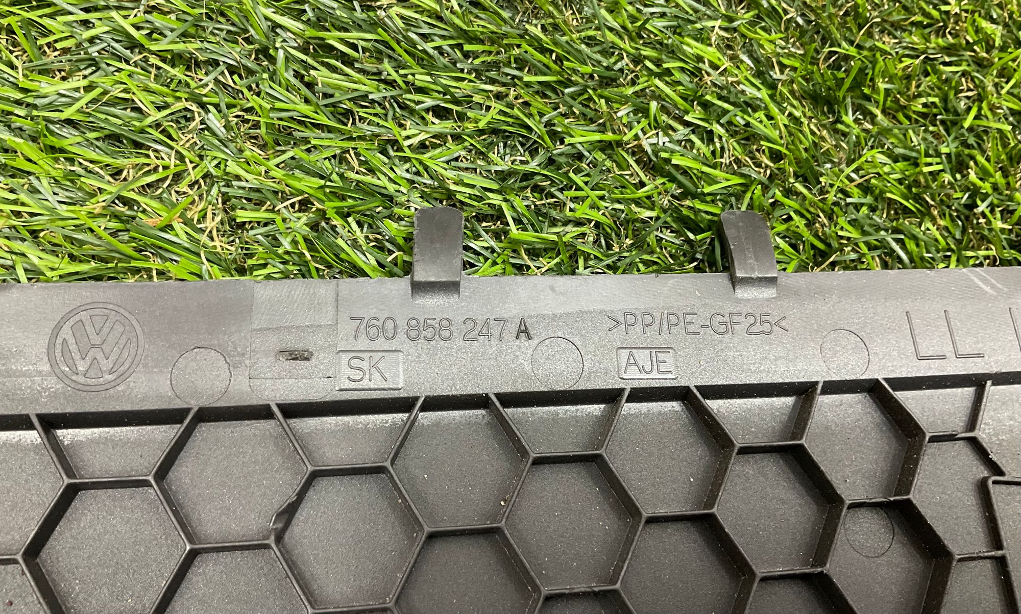 https://ycs.partsauto.market/partsauto-images/thmbs/userImages/h353NjtZg3VDP19b5HMt7LlpbQ93/part/e452ed01-8d00-4e56-abbb-6c093e3823f7_1785574006307.jpg