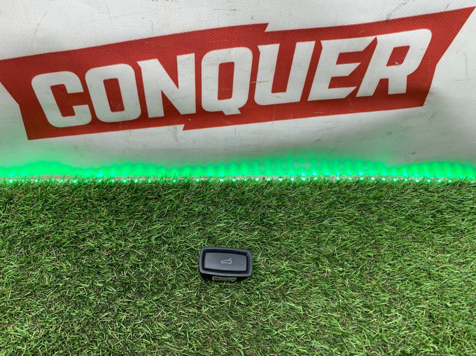 Кнопка открывания багажника Porsche 7PP959832H, 1500 рублей, Москва