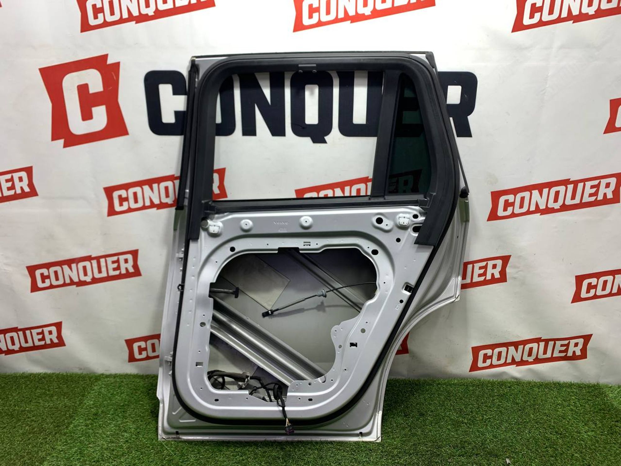 https://ycs.partsauto.market/partsauto-images/thmbs/userImages/h353NjtZg3VDP19b5HMt7LlpbQ93/part/e529a7a0-6eeb-4caf-bb31-10bf99d2042e_1717162585087.jpg
