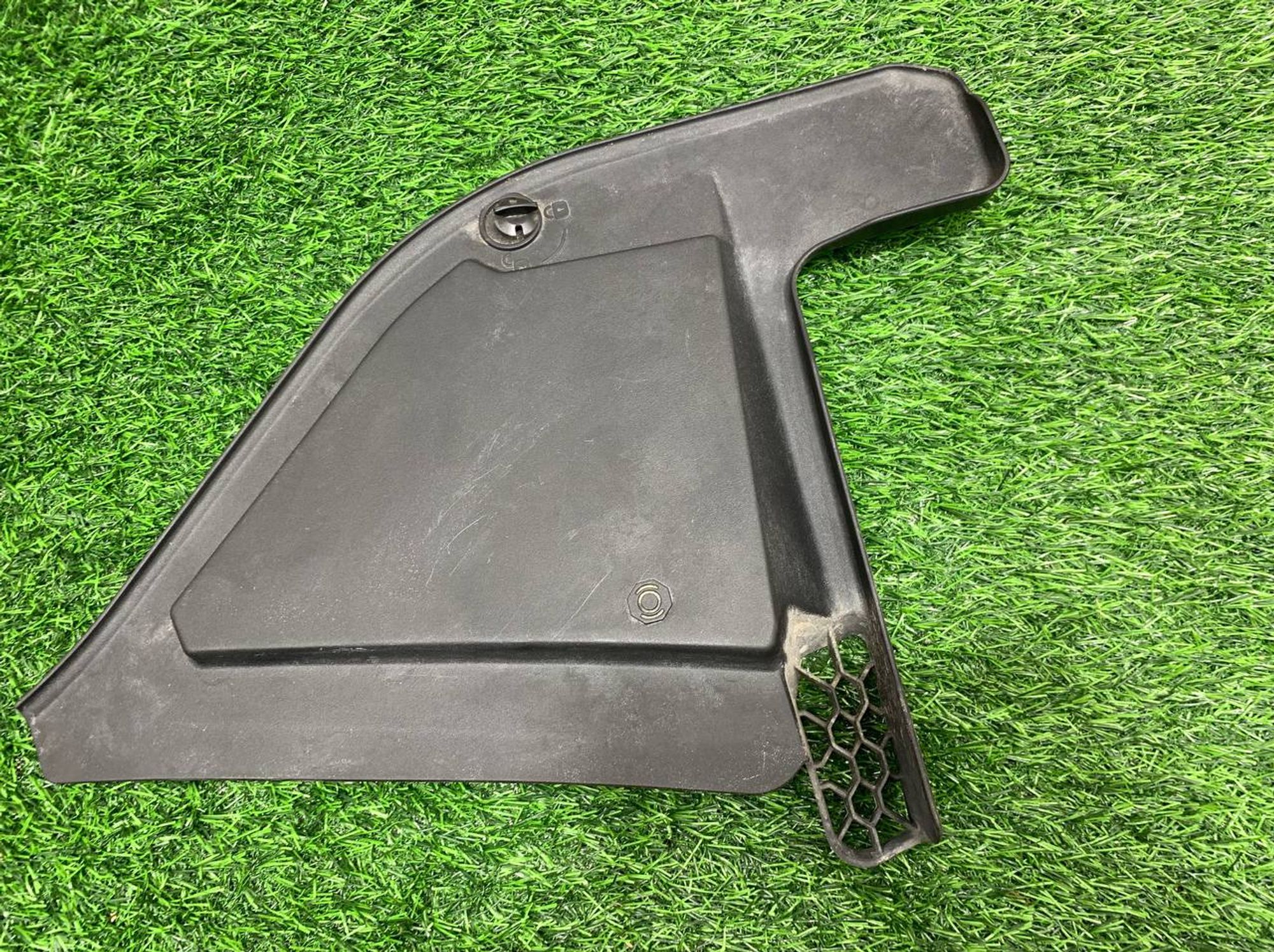 https://ycs.partsauto.market/partsauto-images/thmbs/userImages/h353NjtZg3VDP19b5HMt7LlpbQ93/part/e55ec92d-34b8-47f5-83fa-cc810ee949b4_1732868887820.jpg