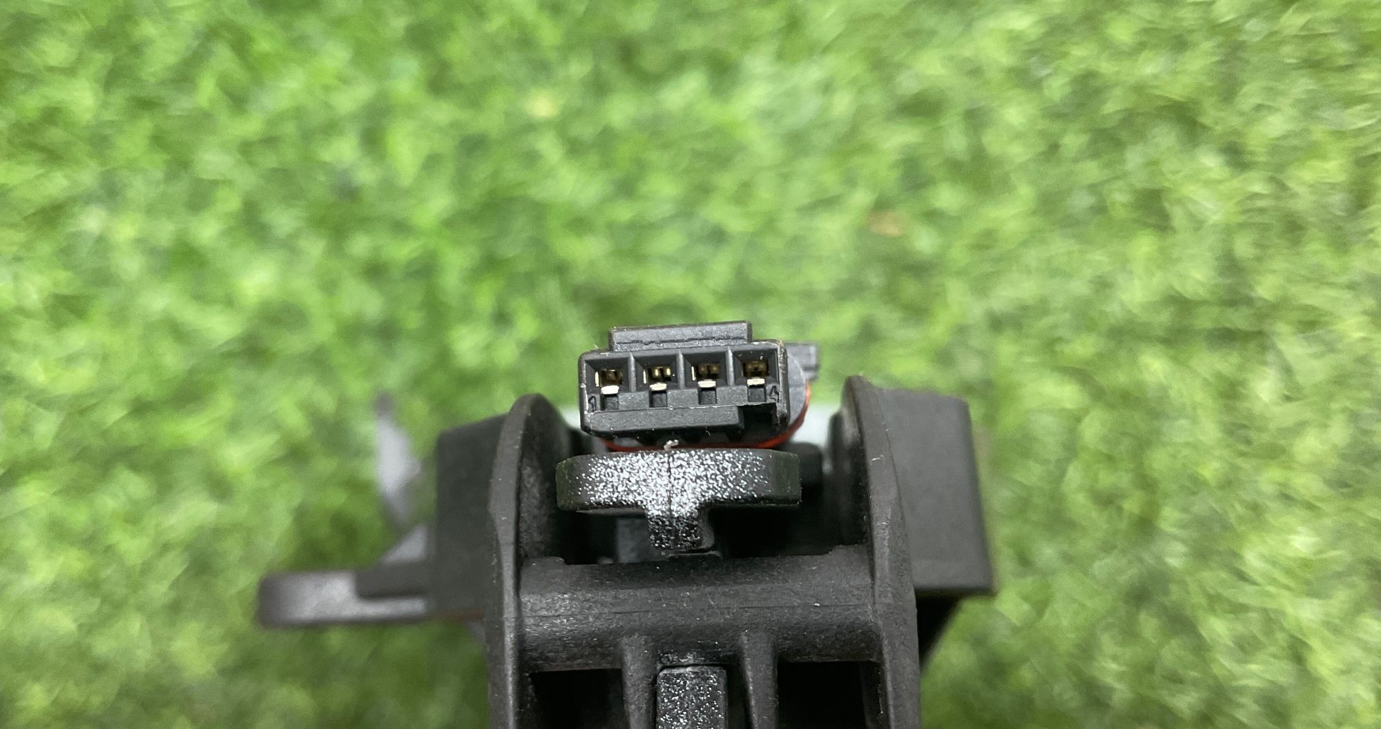 https://ycs.partsauto.market/partsauto-images/thmbs/userImages/h353NjtZg3VDP19b5HMt7LlpbQ93/part/e58fd822-cbae-4121-bbaf-958d83b4e5a6_1737384779164.jpg