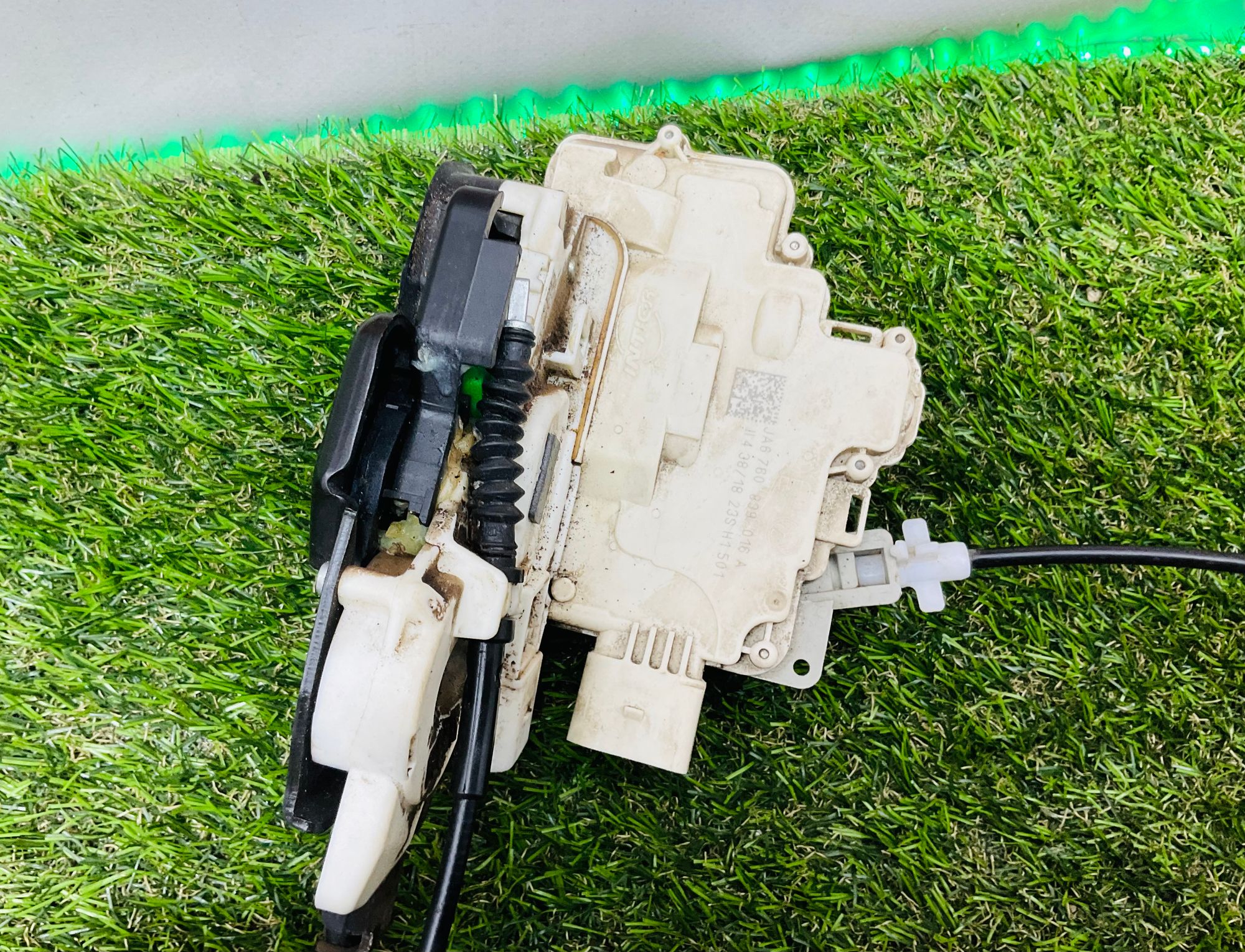 https://ycs.partsauto.market/partsauto-images/thmbs/userImages/h353NjtZg3VDP19b5HMt7LlpbQ93/part/e5ec5dec-022e-418f-85d1-e95d3953af65_1786369492439.jpg
