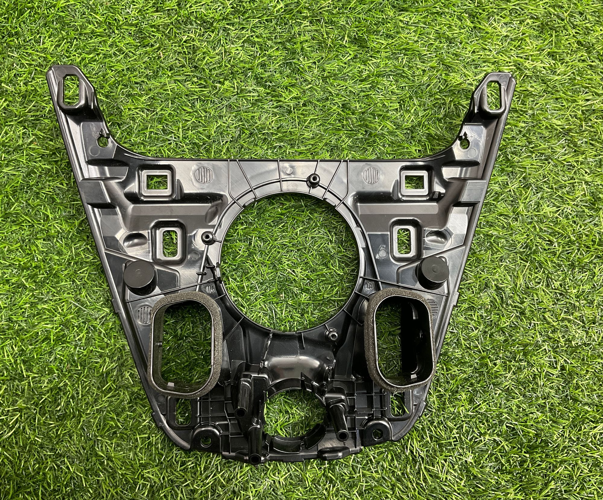 Накладка торпедо центральная BMW 5 серия G30/G31, 2000 рублей, Москва