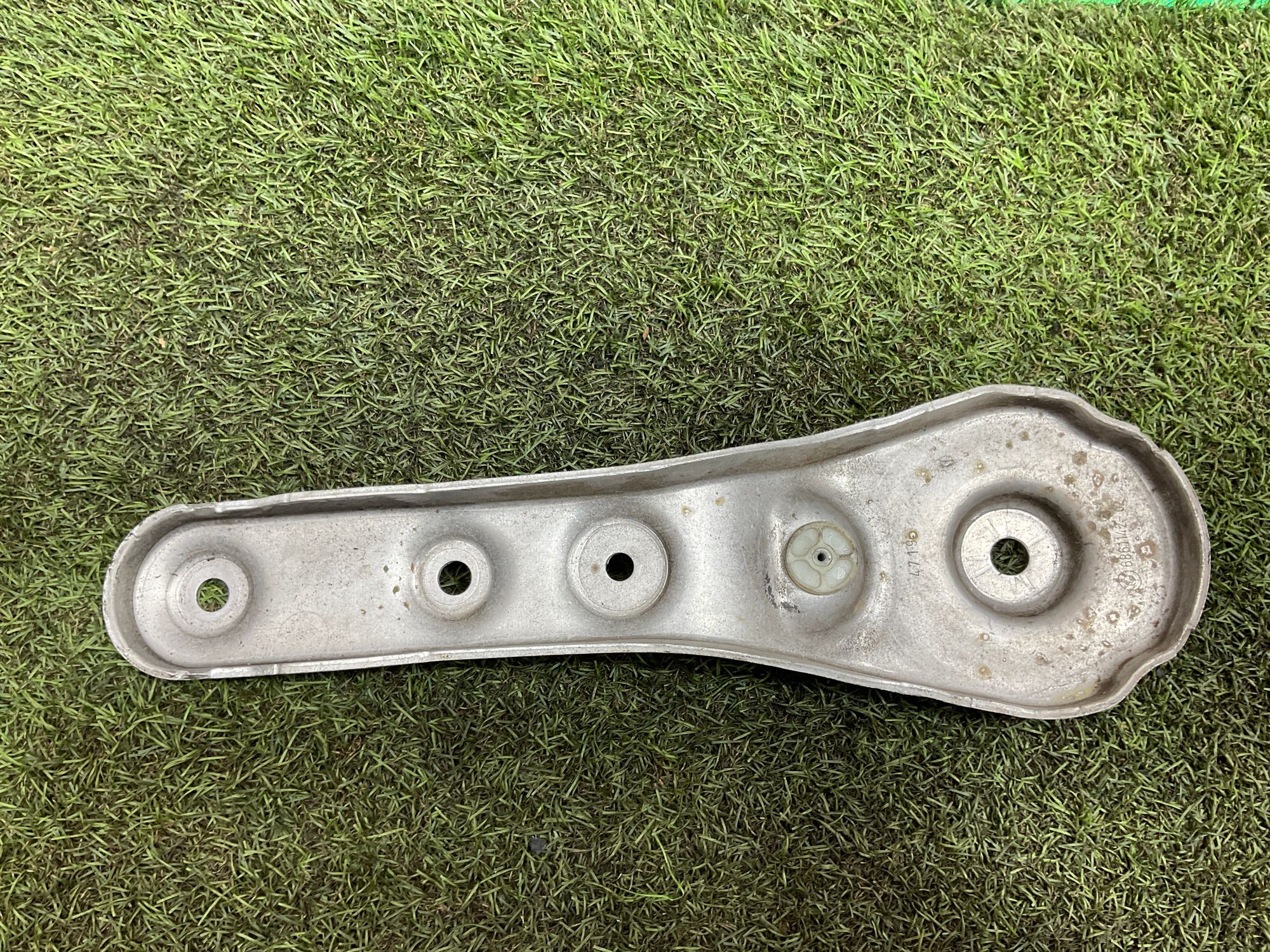 Тяга реактивная задняя BMW 5 серия, G30/G31 рестайлинг, 1000 рублей, Москва