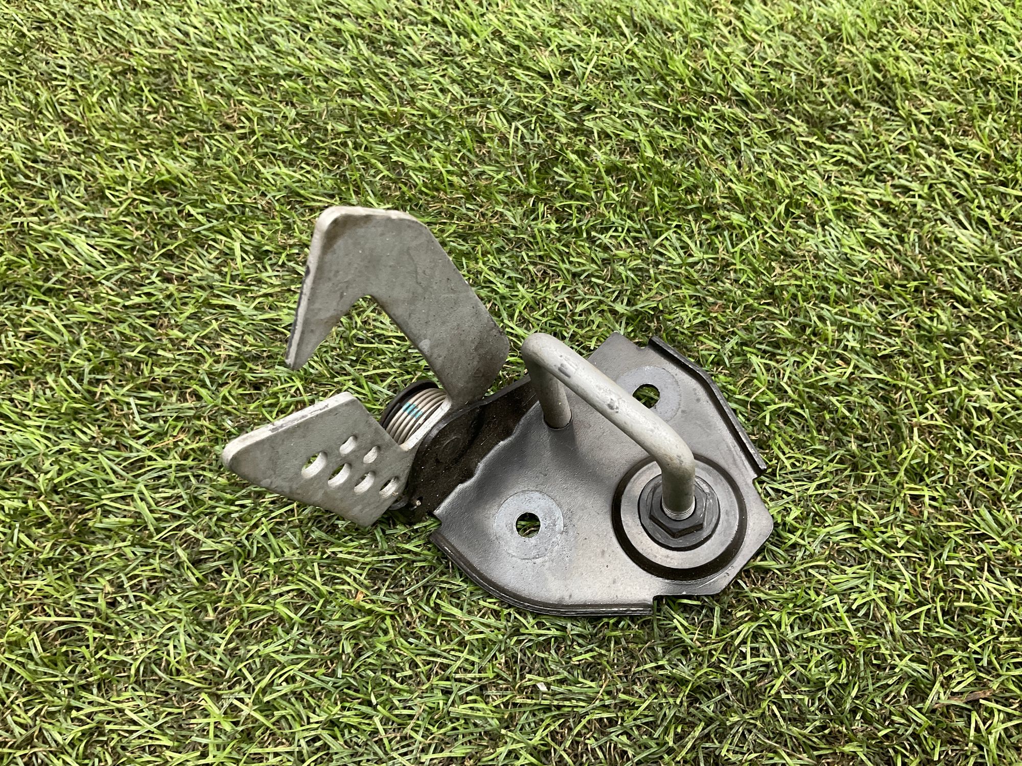 Верхняя часть замка капота BMW 5 серия, F10/F11/F07 рестайлинг, 1000 рублей, Москва