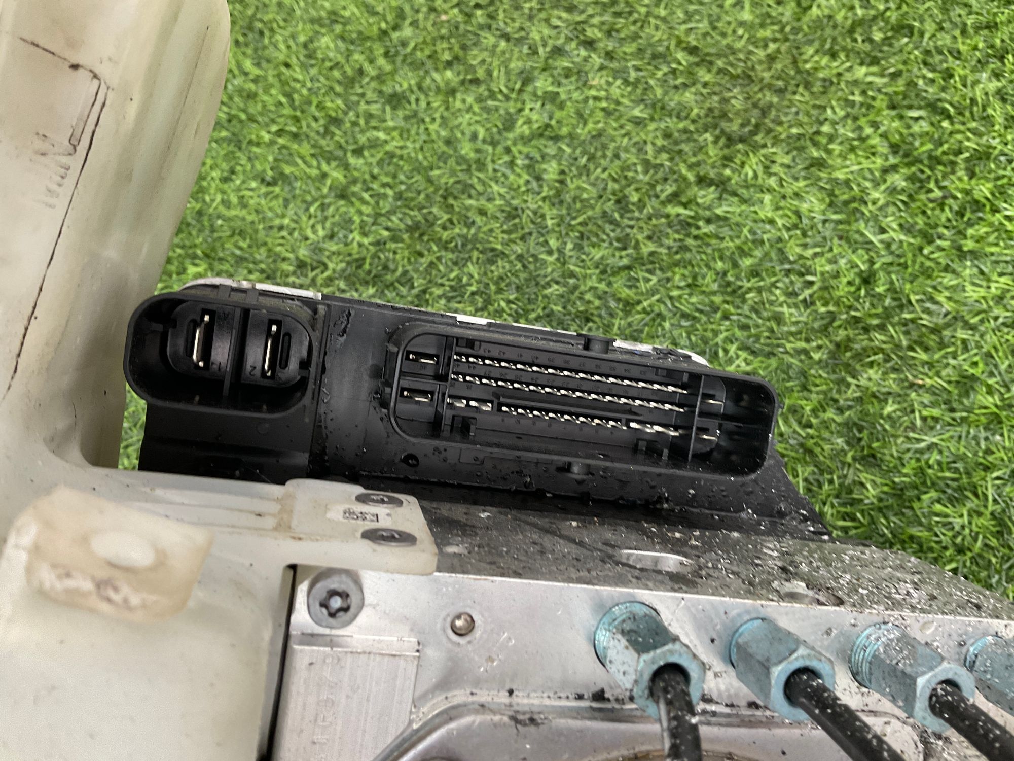 https://ycs.partsauto.market/partsauto-images/thmbs/userImages/h353NjtZg3VDP19b5HMt7LlpbQ93/part/e73e2431-1b69-4088-8add-2441e768a37a_1741773487022.jpg