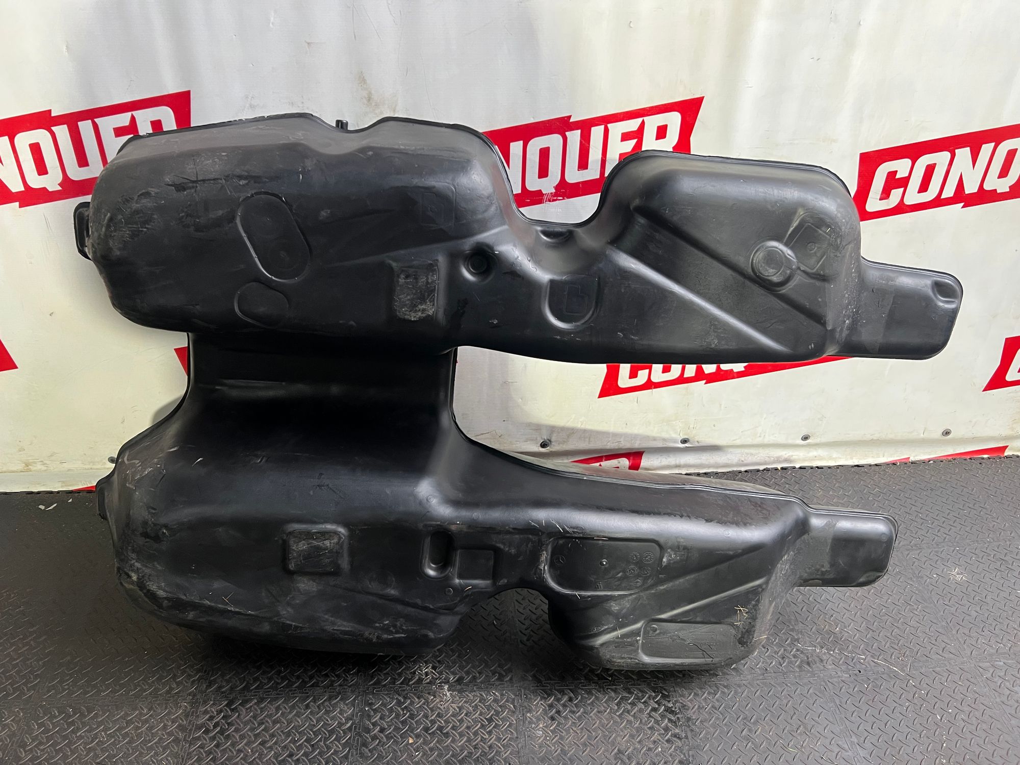 https://ycs.partsauto.market/partsauto-images/thmbs/userImages/h353NjtZg3VDP19b5HMt7LlpbQ93/part/e74e6a3e-615d-4b0a-8fd6-9bee4ddf084d_1741873308271.jpg