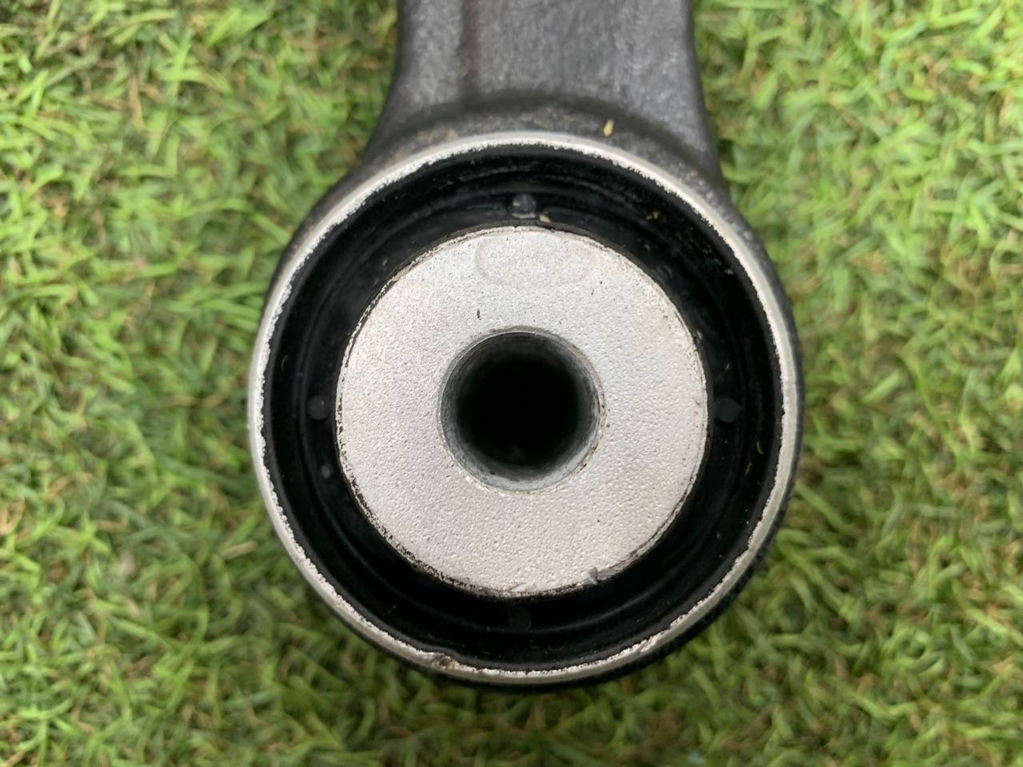 https://ycs.partsauto.market/partsauto-images/thmbs/userImages/h353NjtZg3VDP19b5HMt7LlpbQ93/part/e767404f-2458-4616-92a1-a01b6c32f41e_1715761665699.jpg