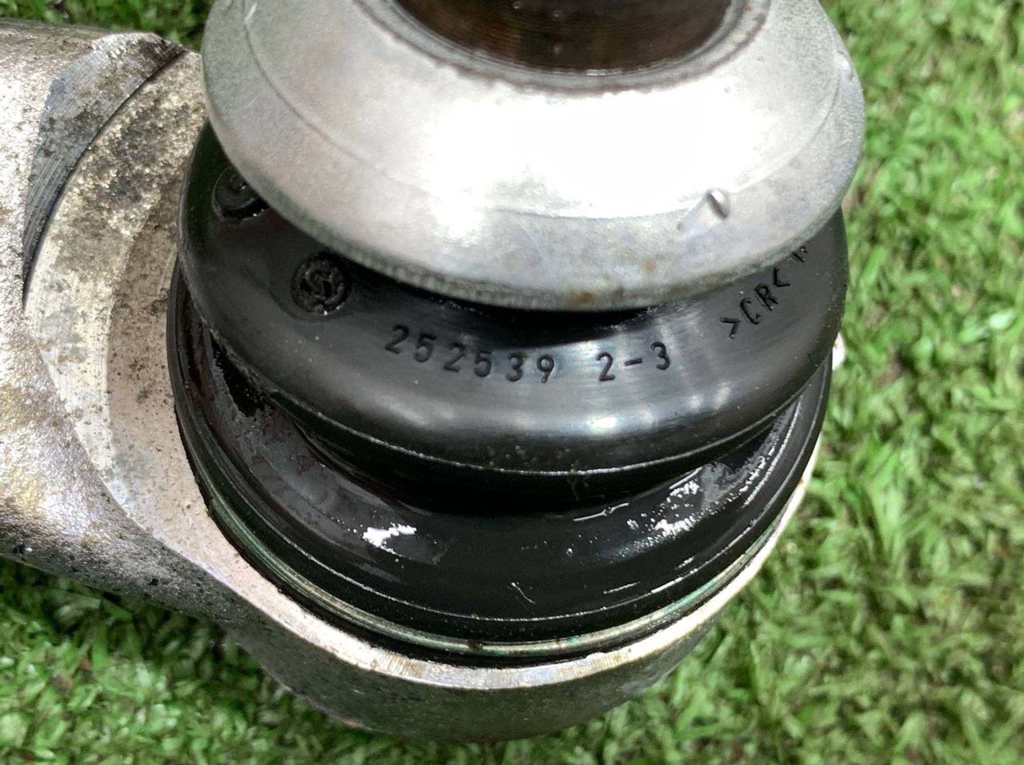 https://ycs.partsauto.market/partsauto-images/thmbs/userImages/h353NjtZg3VDP19b5HMt7LlpbQ93/part/e768bebf-c2bf-435c-ac97-7731f6d28da0_1726134819787.jpg