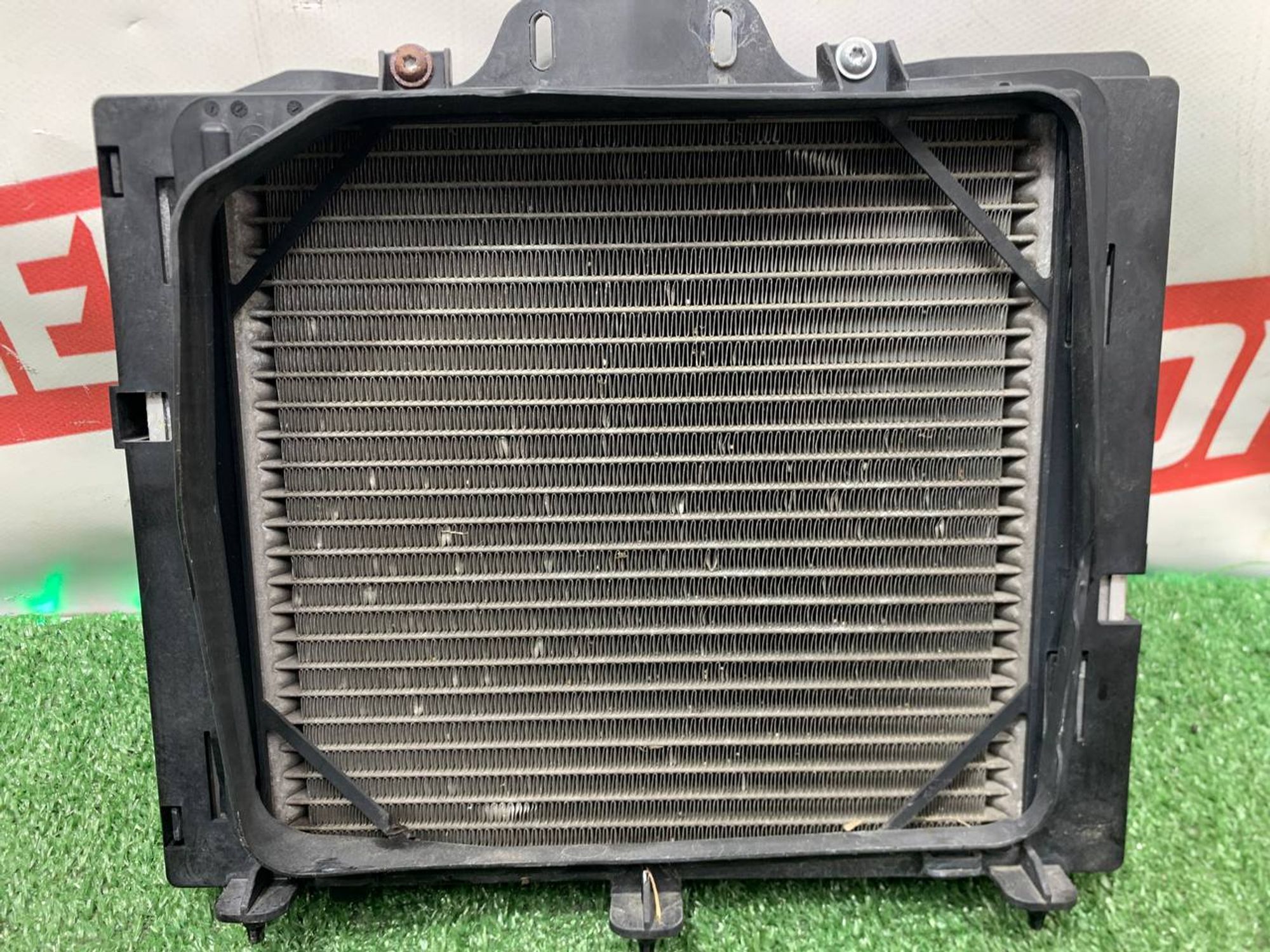 https://ycs.partsauto.market/partsauto-images/thmbs/userImages/h353NjtZg3VDP19b5HMt7LlpbQ93/part/e7ec8426-3a53-4cfe-bb7b-f74a4788ad9c_1729867038972.jpg