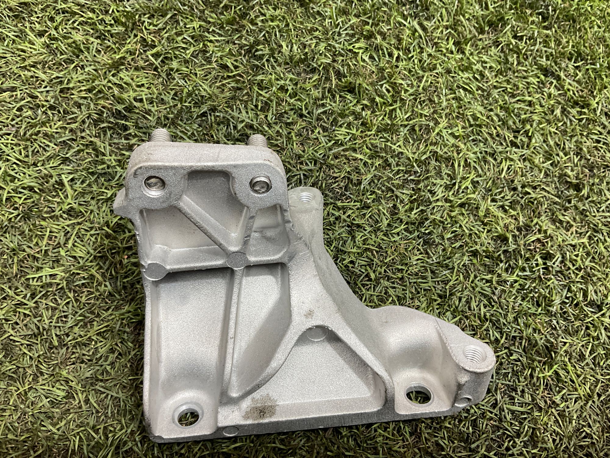 Кронштейн катализатора BMW X7, G07 рестайлинг, 2500 рублей, Москва