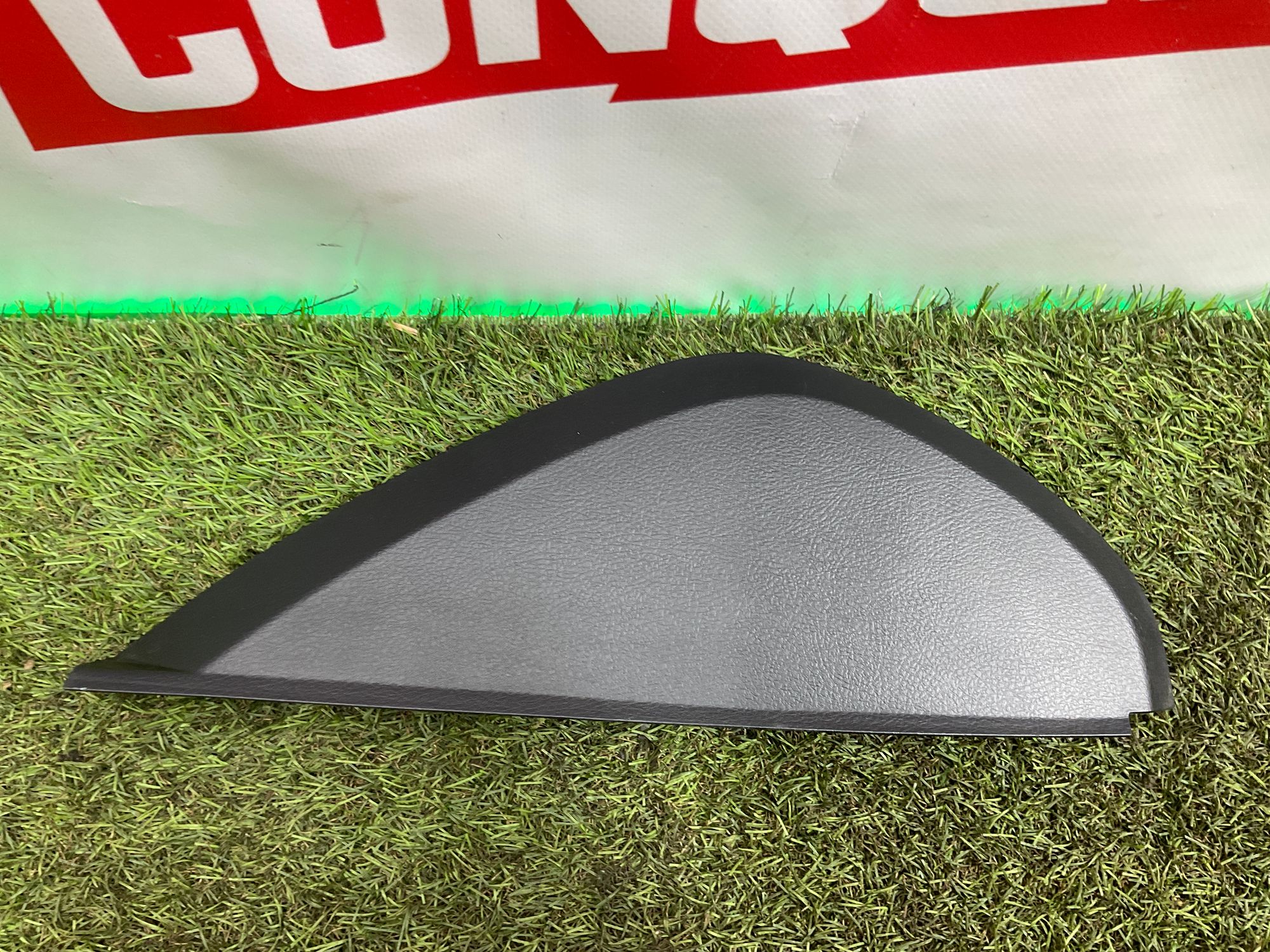 Накладка торпедо правая Toyota Land Cruiser 200 рестайлинг 2 (2015—2023) 2017, 1000 рублей, Москва