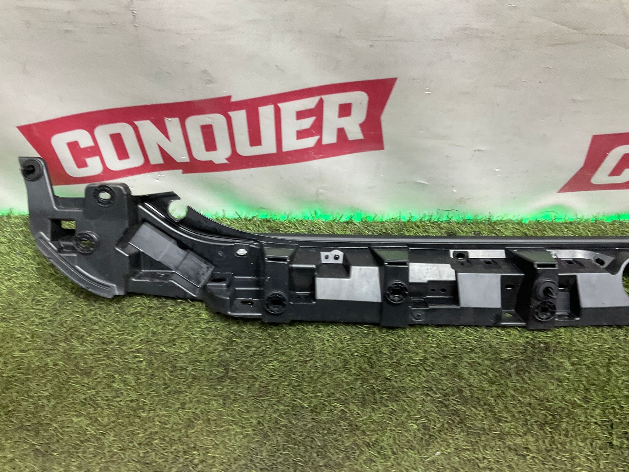 Крепление спойлера крышки багажника Land Rover Defender II L663 2022, 11000 рублей, Москва