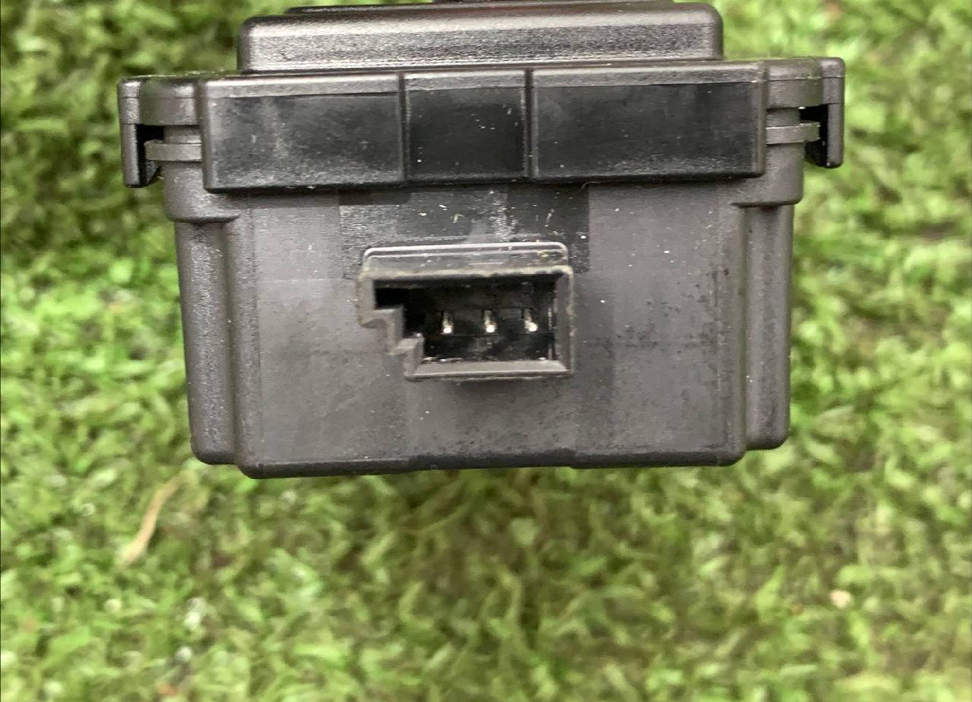 https://ycs.partsauto.market/partsauto-images/thmbs/userImages/h353NjtZg3VDP19b5HMt7LlpbQ93/part/e8f73c21-7ec5-419b-9dc2-f155039c4972_1727103418744.jpg