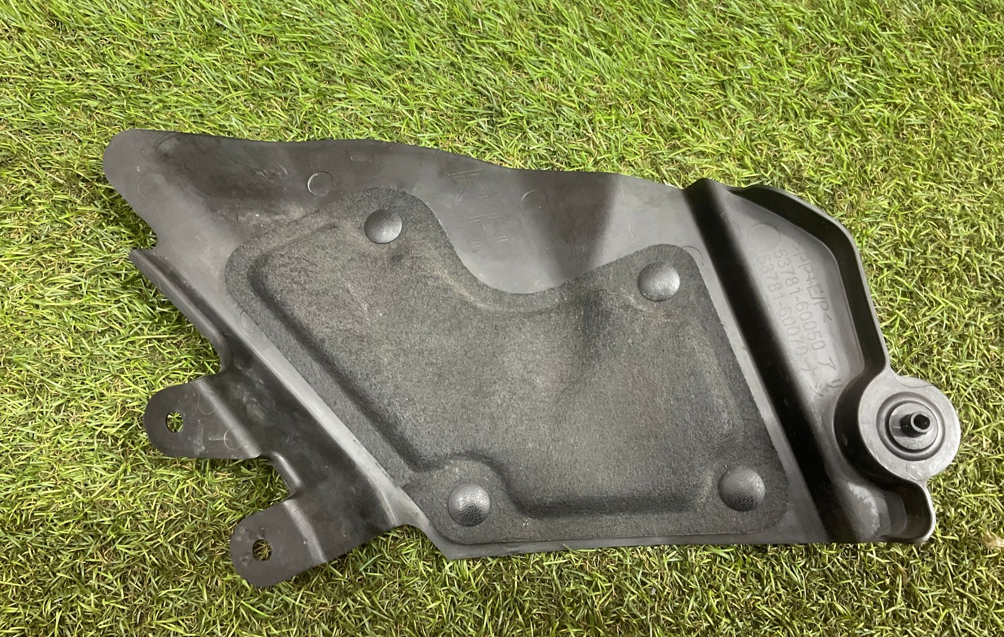 https://ycs.partsauto.market/partsauto-images/thmbs/userImages/h353NjtZg3VDP19b5HMt7LlpbQ93/part/e9041d64-6702-4309-bc44-3a82fc99e31e_1779721016376.jpg