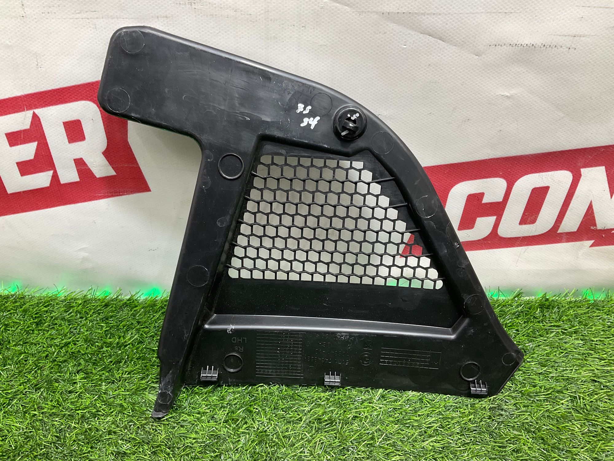 https://ycs.partsauto.market/partsauto-images/thmbs/userImages/h353NjtZg3VDP19b5HMt7LlpbQ93/part/e9331110-bce9-4a7b-a050-32889074a5b0_1734361950725.jpg