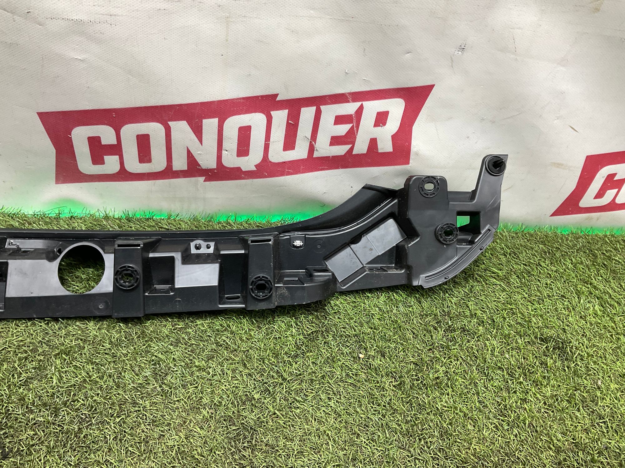 Крепление спойлера крышки багажника Land Rover Defender II L663 2022, 11000 рублей, Москва