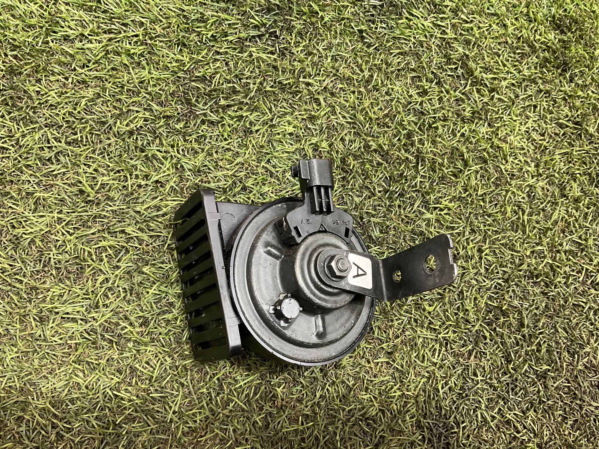 Звуковой сигнал левый Land Rover Defender II L663 2022, 5000 рублей, Москва