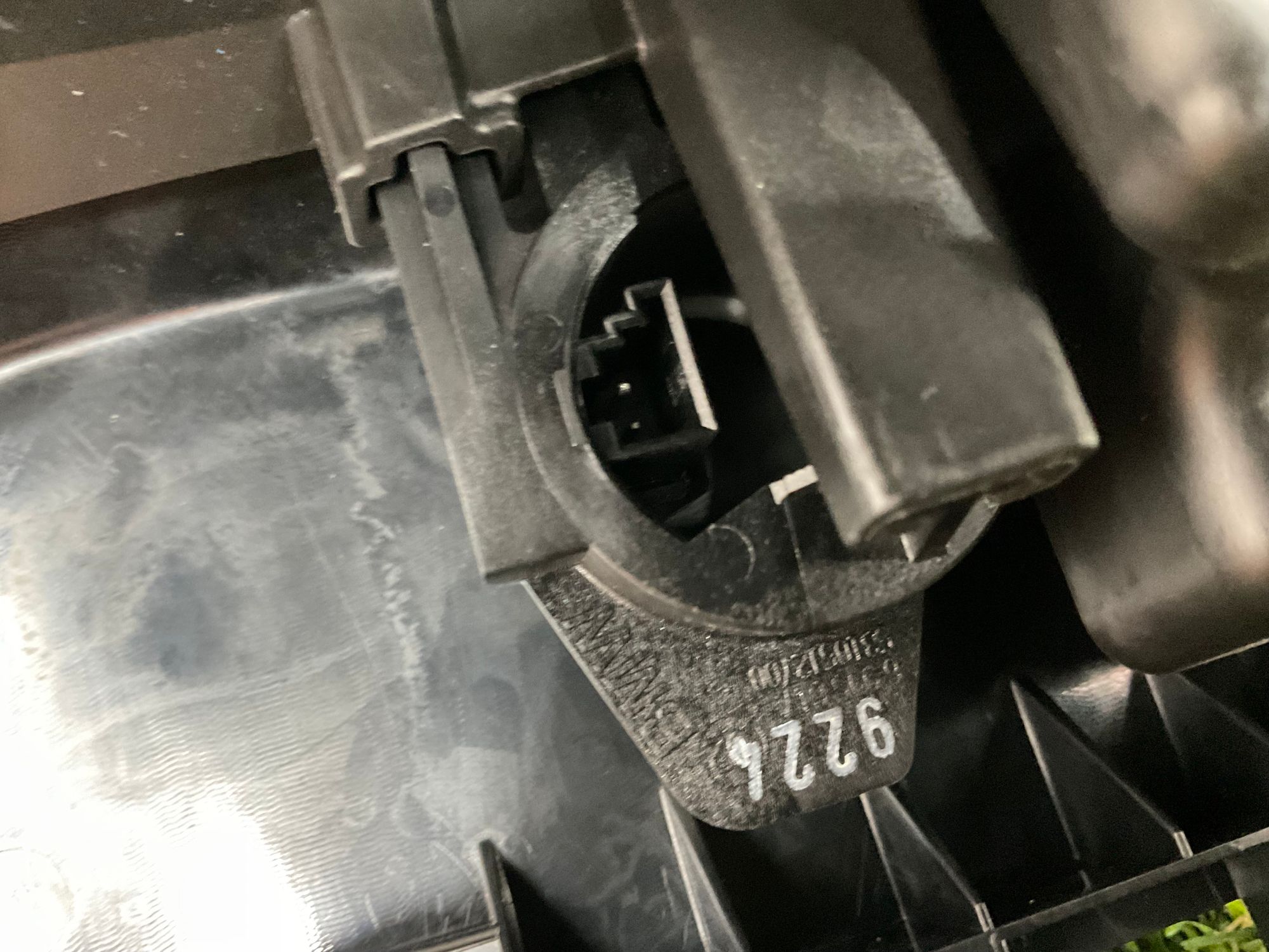https://ycs.partsauto.market/partsauto-images/thmbs/userImages/h353NjtZg3VDP19b5HMt7LlpbQ93/part/ea4d6cee-3ace-44ca-8eb5-cf00ecd3facd_1781522832401.jpg