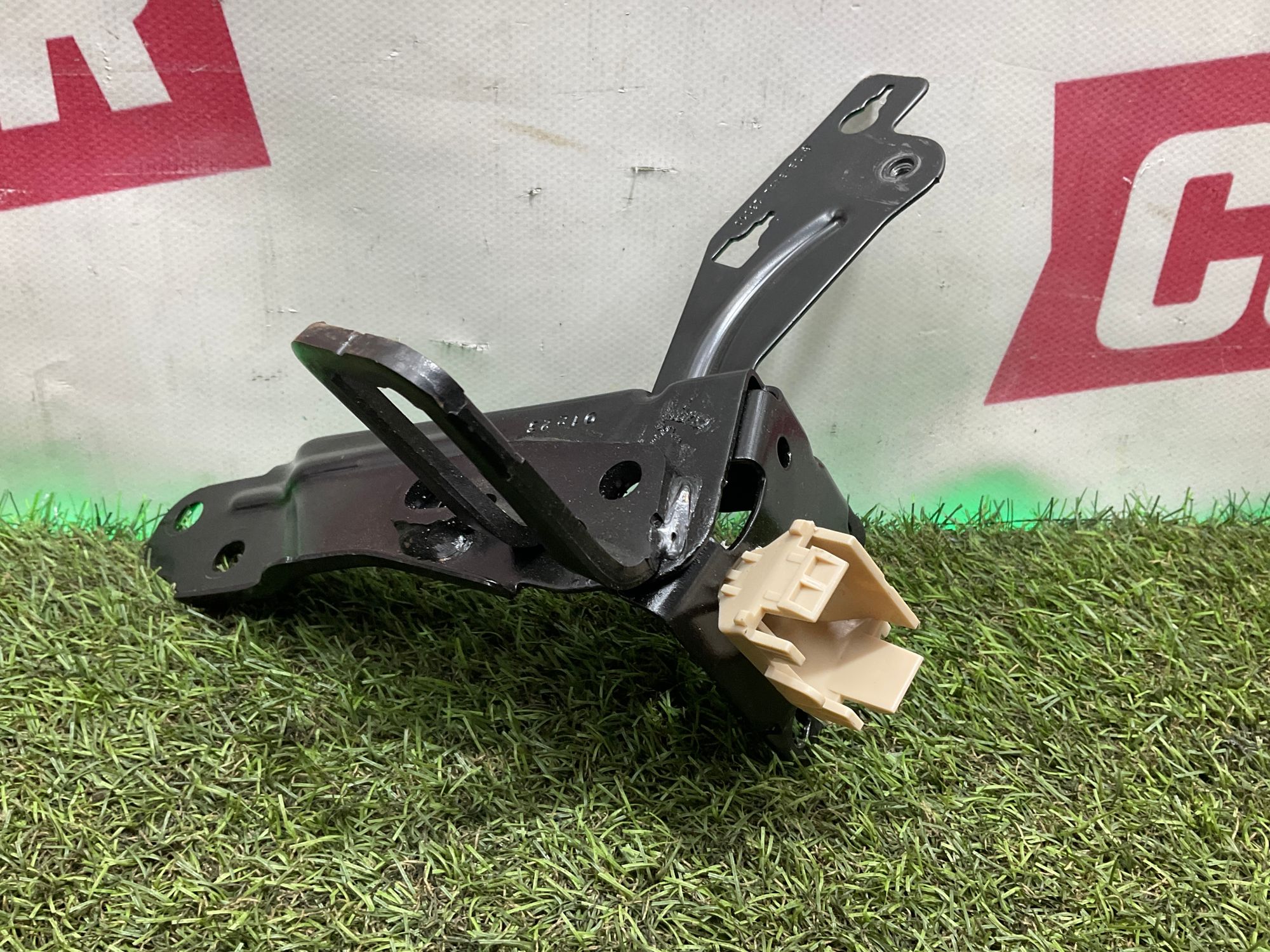 Крепление заднего сидения правое BMW X5 G05 2022, 1000 рублей, Москва