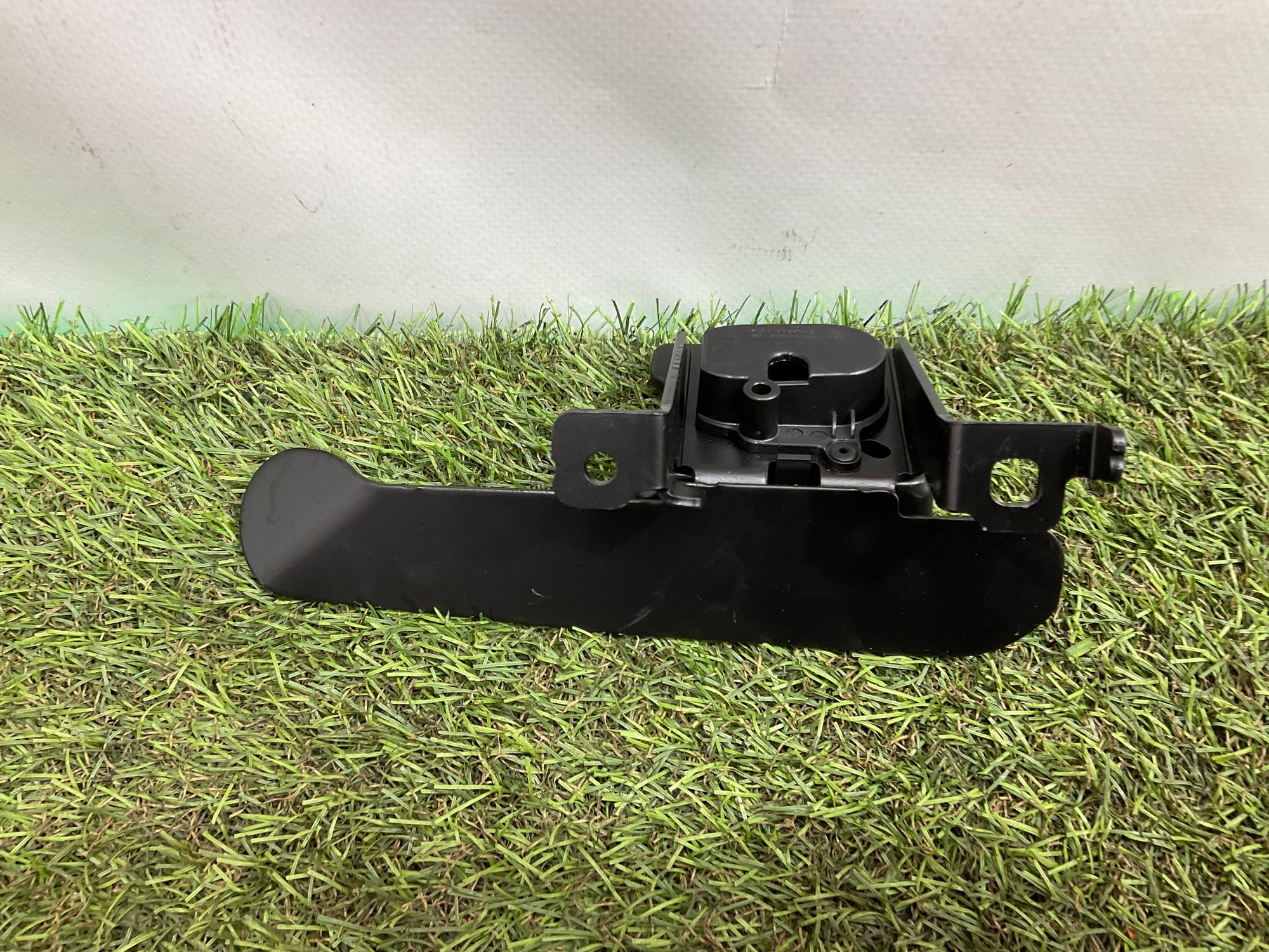 Крепление разделительной сетки левый передний BMW 3 G21, 1500 рублей, Москва