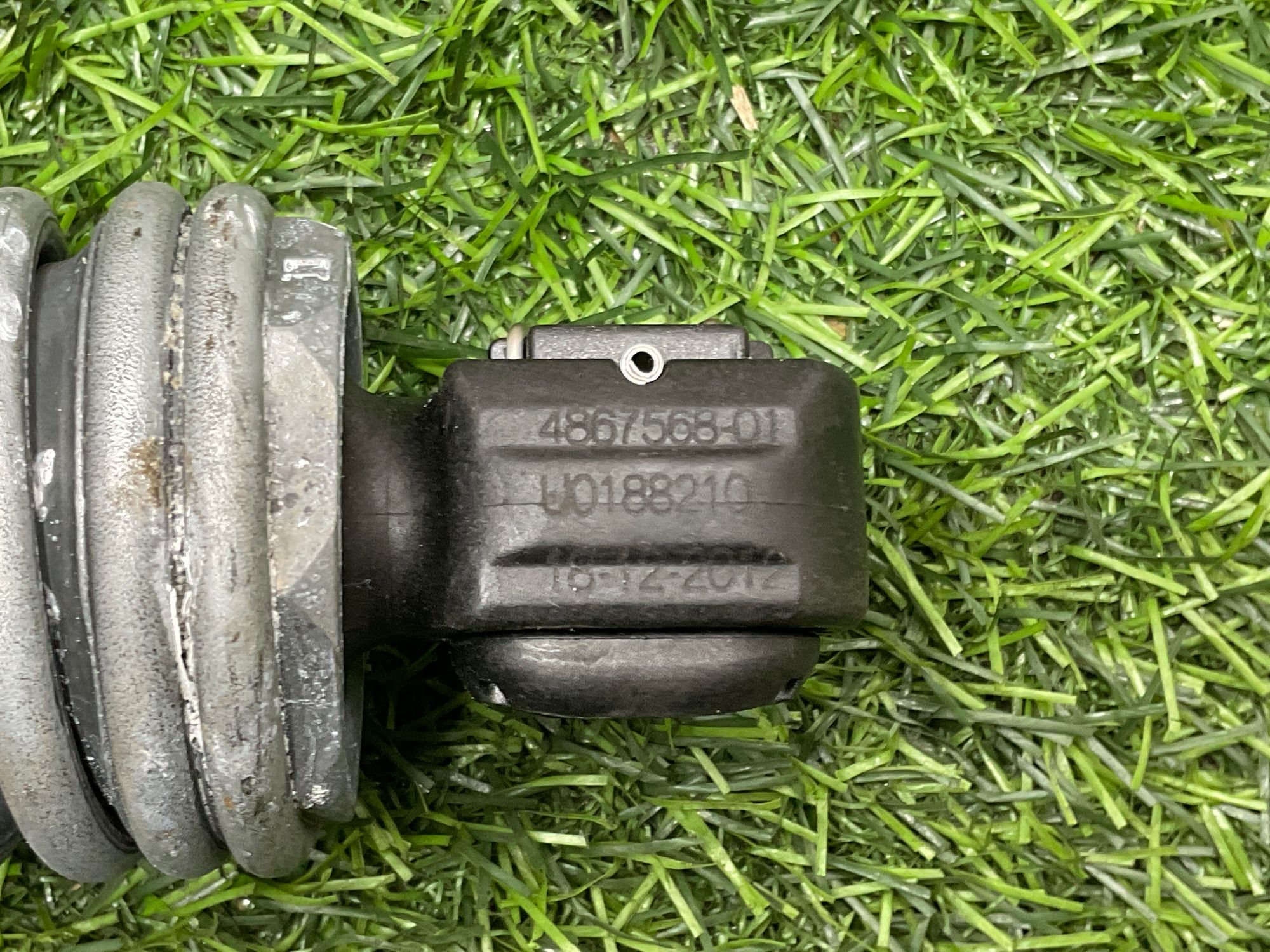 https://ycs.partsauto.market/partsauto-images/thmbs/userImages/h353NjtZg3VDP19b5HMt7LlpbQ93/part/eac7dc4a-ca1a-401b-b336-e93936ac9e9a_1733919935968.jpg