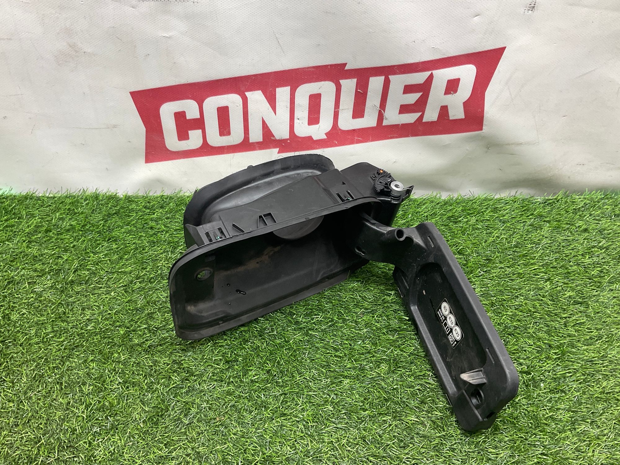 https://ycs.partsauto.market/partsauto-images/thmbs/userImages/h353NjtZg3VDP19b5HMt7LlpbQ93/part/eada8991-64af-4c8a-b60f-65dcc8f02cf7_1736952996647.jpg