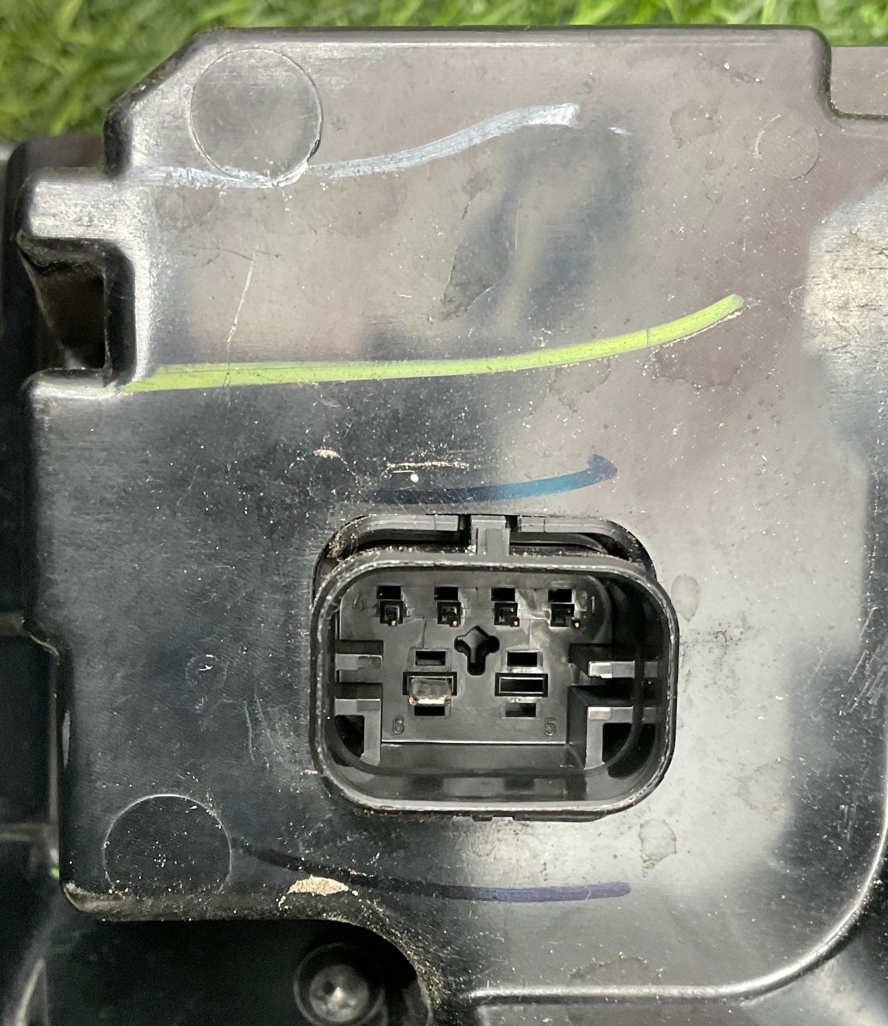 https://ycs.partsauto.market/partsauto-images/thmbs/userImages/h353NjtZg3VDP19b5HMt7LlpbQ93/part/eb4a5588-c26d-4929-a916-26f7c8c16a3a_1734088823163.jpg