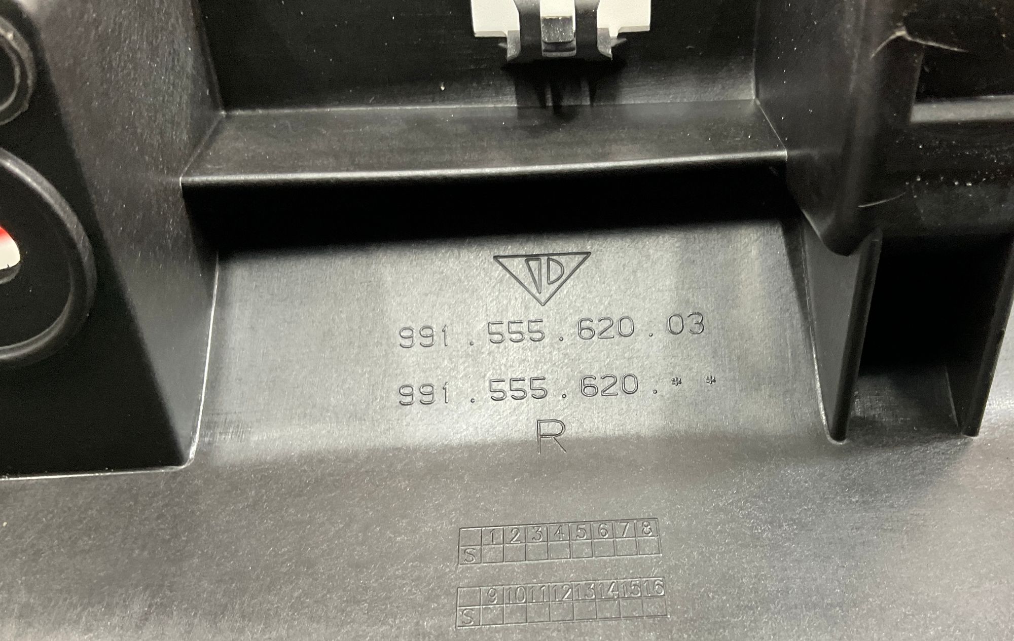 Кронштейн порога правый Porsche 911 GT3, 991 Рестайлинг 2018, 5000 рублей, Москва