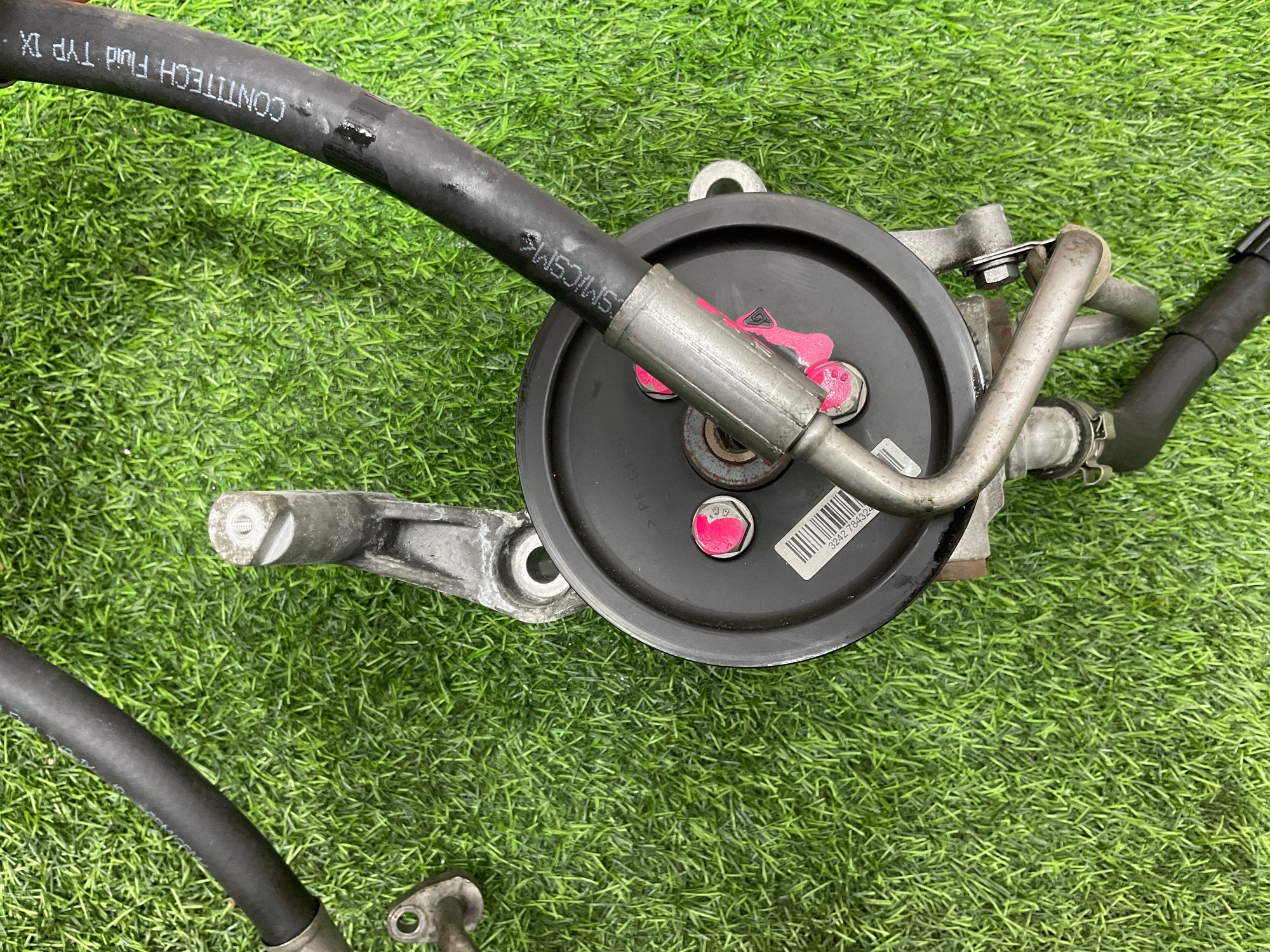 https://ycs.partsauto.market/partsauto-images/thmbs/userImages/h353NjtZg3VDP19b5HMt7LlpbQ93/part/ebe5f86a-b8b0-4afd-b33b-290473238e14_1736322909278.jpg