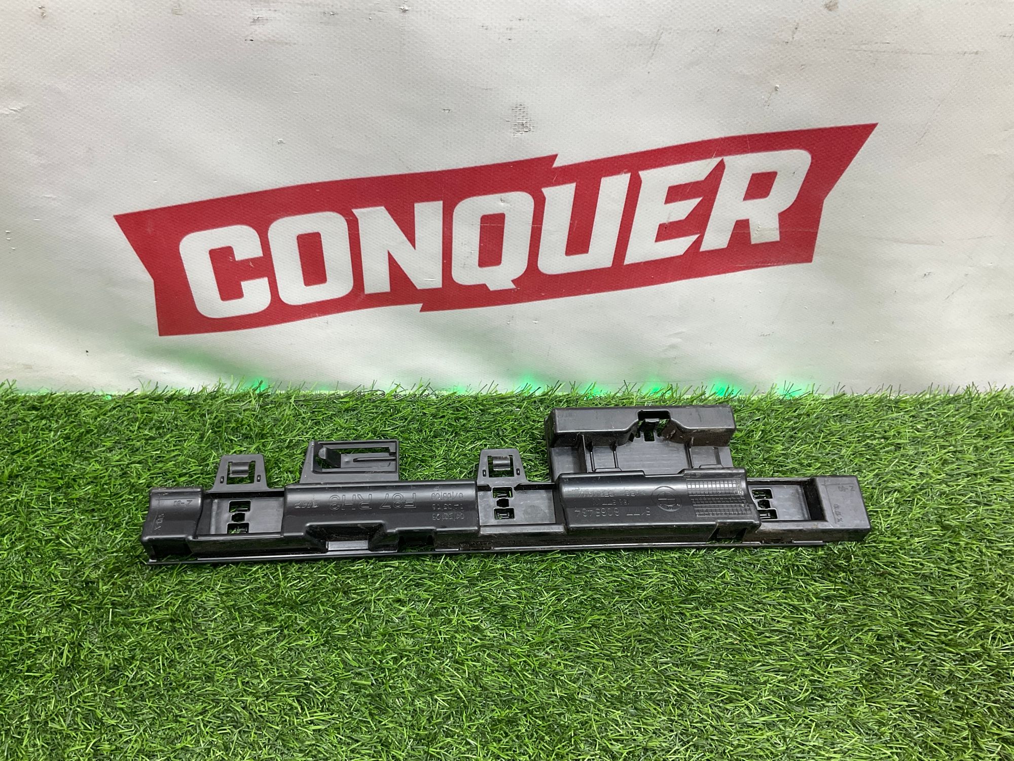 https://ycs.partsauto.market/partsauto-images/thmbs/userImages/h353NjtZg3VDP19b5HMt7LlpbQ93/part/ebf8d10d-b54e-4753-9287-588720f4e76b_1736168701805.jpg