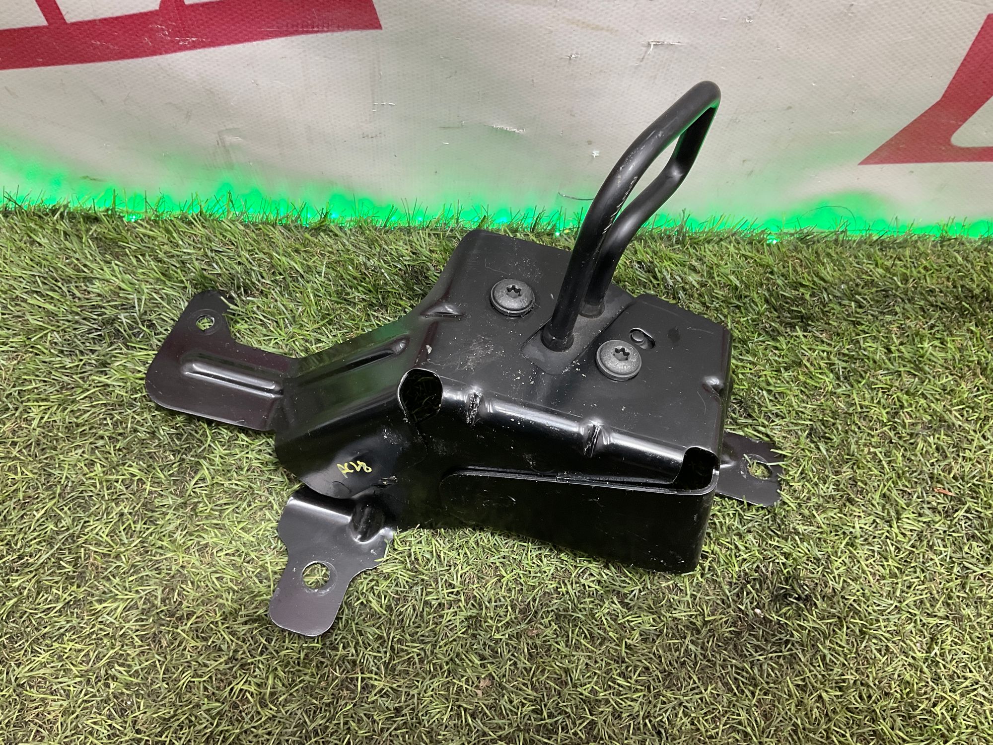 Крепление кузова заднее правое Land Rover Defender II L663 2022, 2500 рублей, Москва