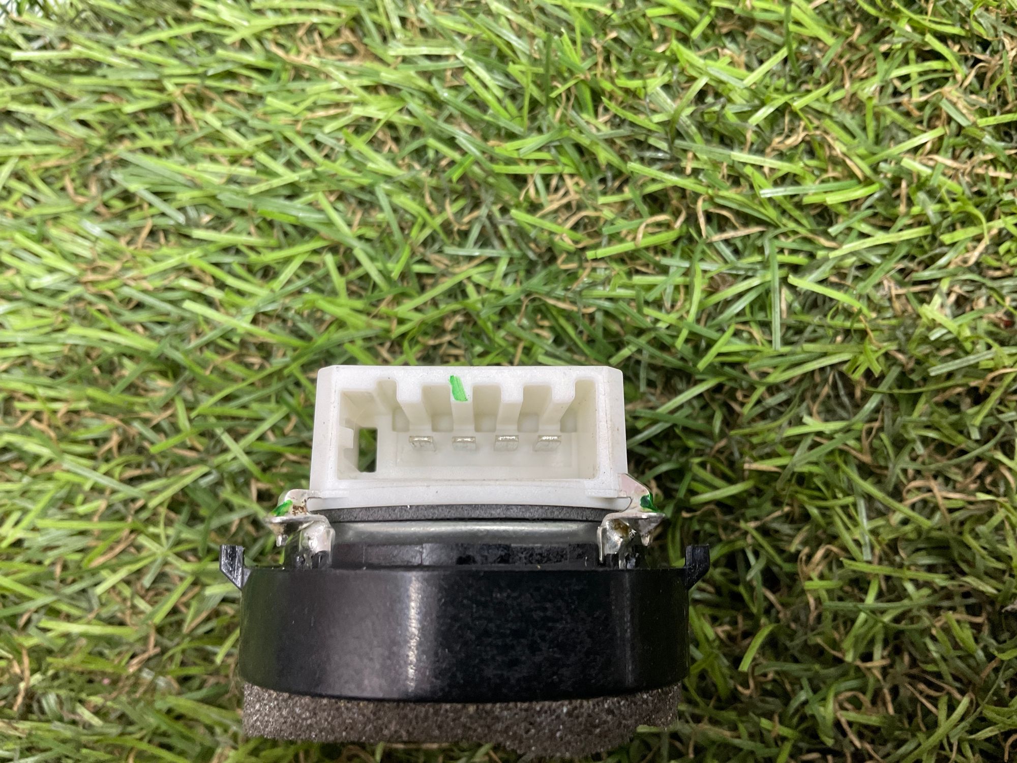 https://ycs.partsauto.market/partsauto-images/thmbs/userImages/h353NjtZg3VDP19b5HMt7LlpbQ93/part/ecc17e46-4f6a-442c-ae16-ab3295b00b9a_1780056413479.jpg