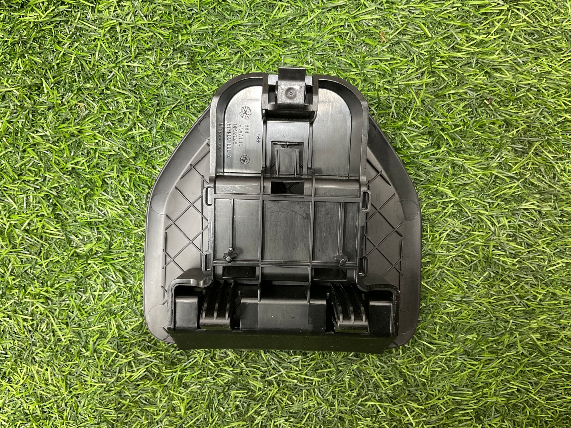 https://ycs.partsauto.market/partsauto-images/thmbs/userImages/h353NjtZg3VDP19b5HMt7LlpbQ93/part/ed24a3aa-a448-4797-9ab0-fad628c767e0_1735222389102.jpg