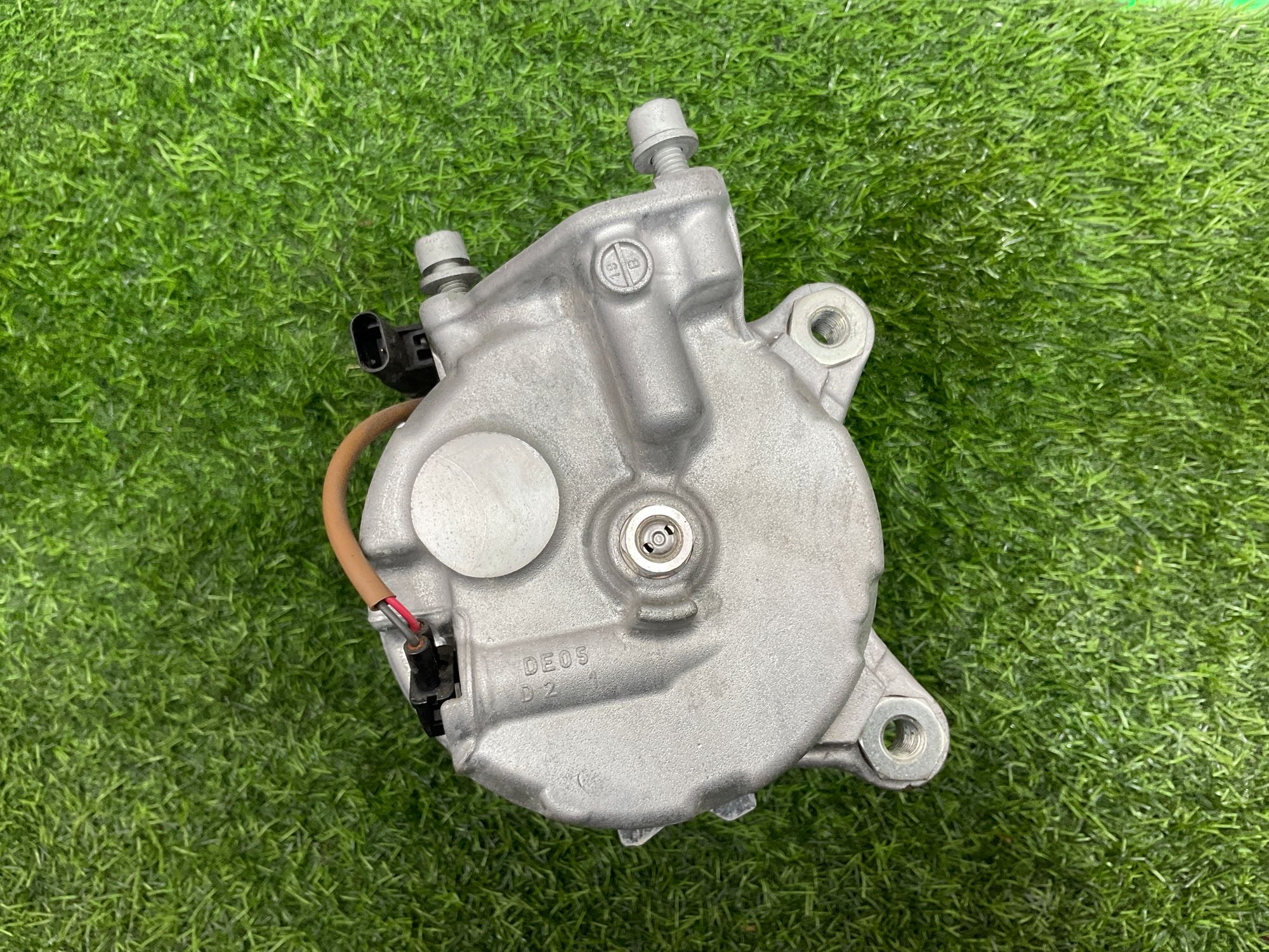 https://ycs.partsauto.market/partsauto-images/thmbs/userImages/h353NjtZg3VDP19b5HMt7LlpbQ93/part/ed706dfd-b1d5-4849-be76-9fc2861309e8_1737030400107.jpg