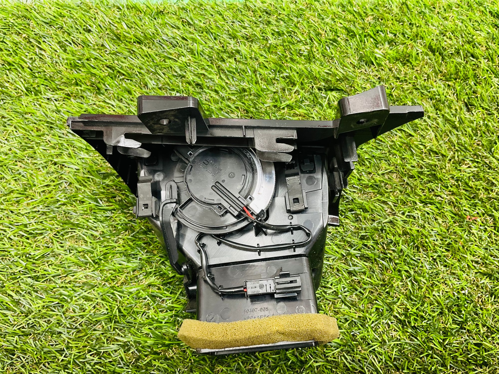 https://ycs.partsauto.market/partsauto-images/thmbs/userImages/h353NjtZg3VDP19b5HMt7LlpbQ93/part/ee975428-48e3-4071-b9ce-f85259b07a20_1785850785950.jpg