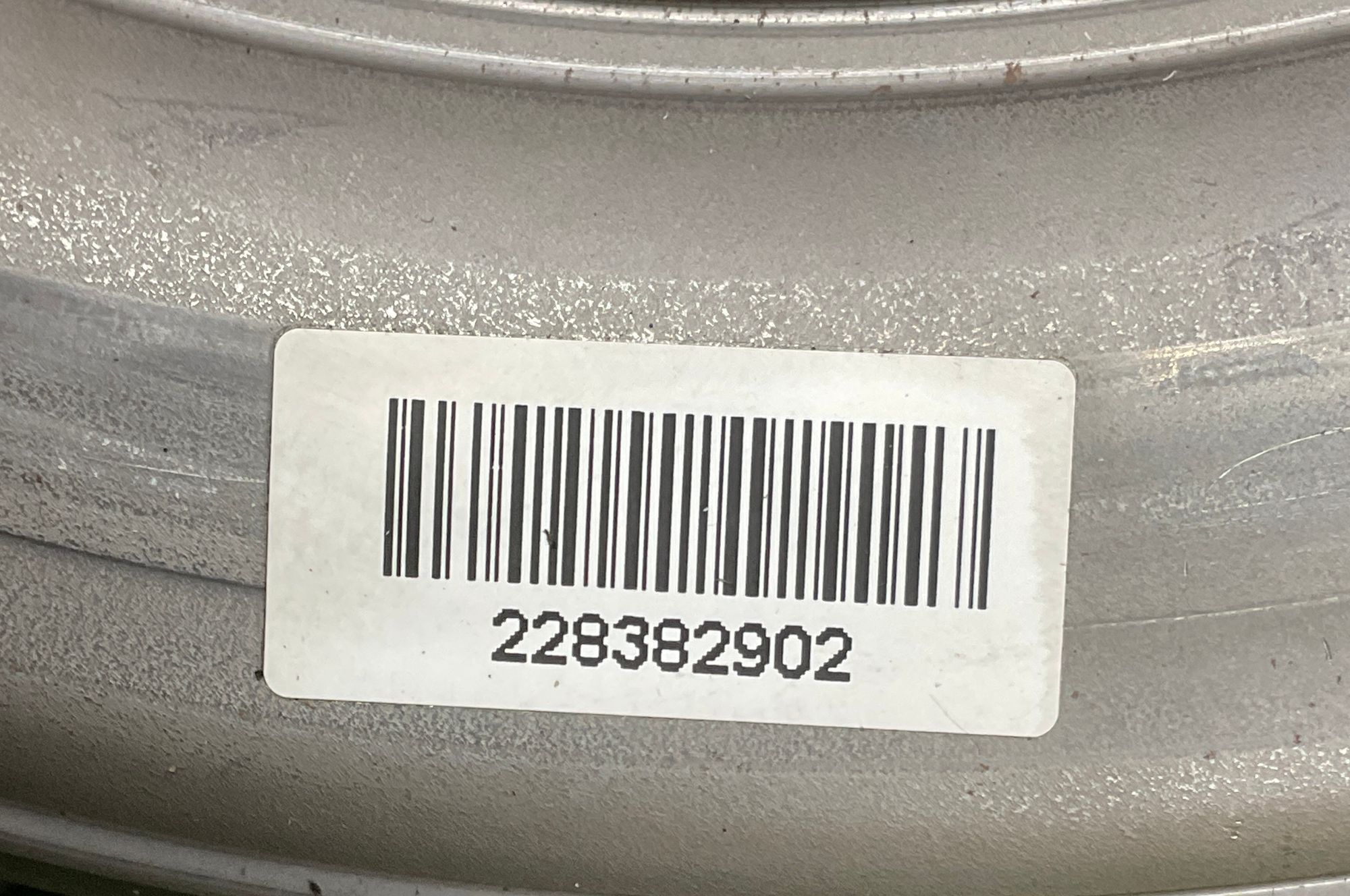 https://ycs.partsauto.market/partsauto-images/thmbs/userImages/h353NjtZg3VDP19b5HMt7LlpbQ93/part/eea05779-e6e0-4fa9-9da5-d5a30f3435e9_1734335413152.jpg
