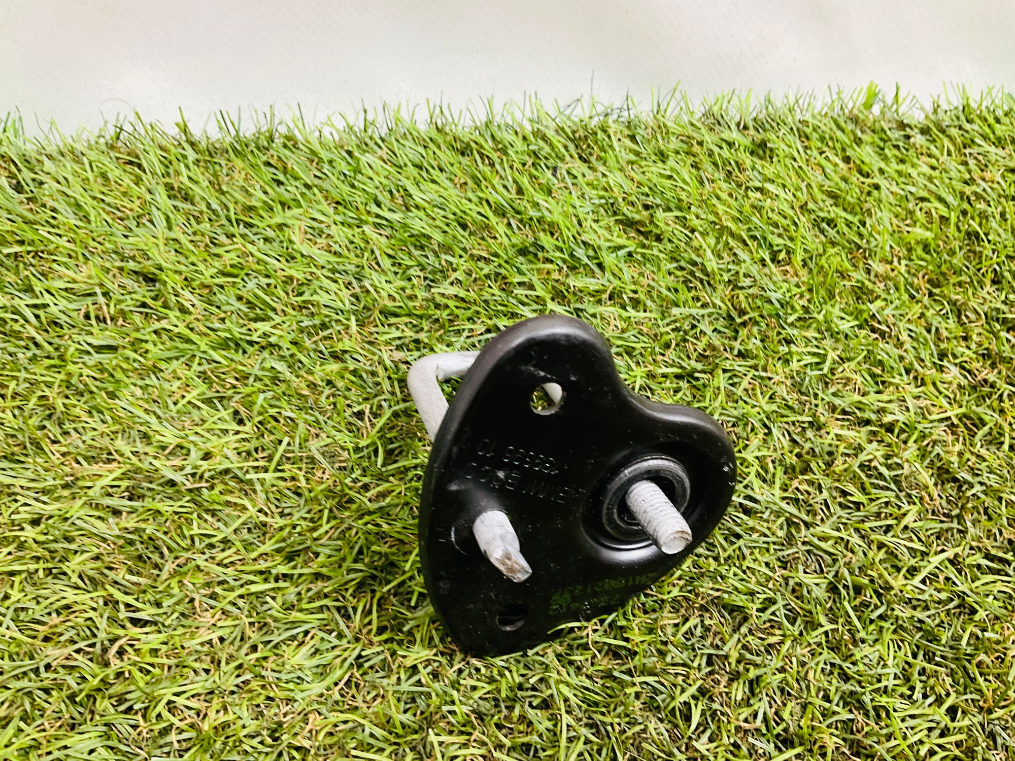 https://ycs.partsauto.market/partsauto-images/thmbs/userImages/h353NjtZg3VDP19b5HMt7LlpbQ93/part/ef1703a5-10c7-4b2a-96fd-3bea1fa7190c_1779264128295.jpg