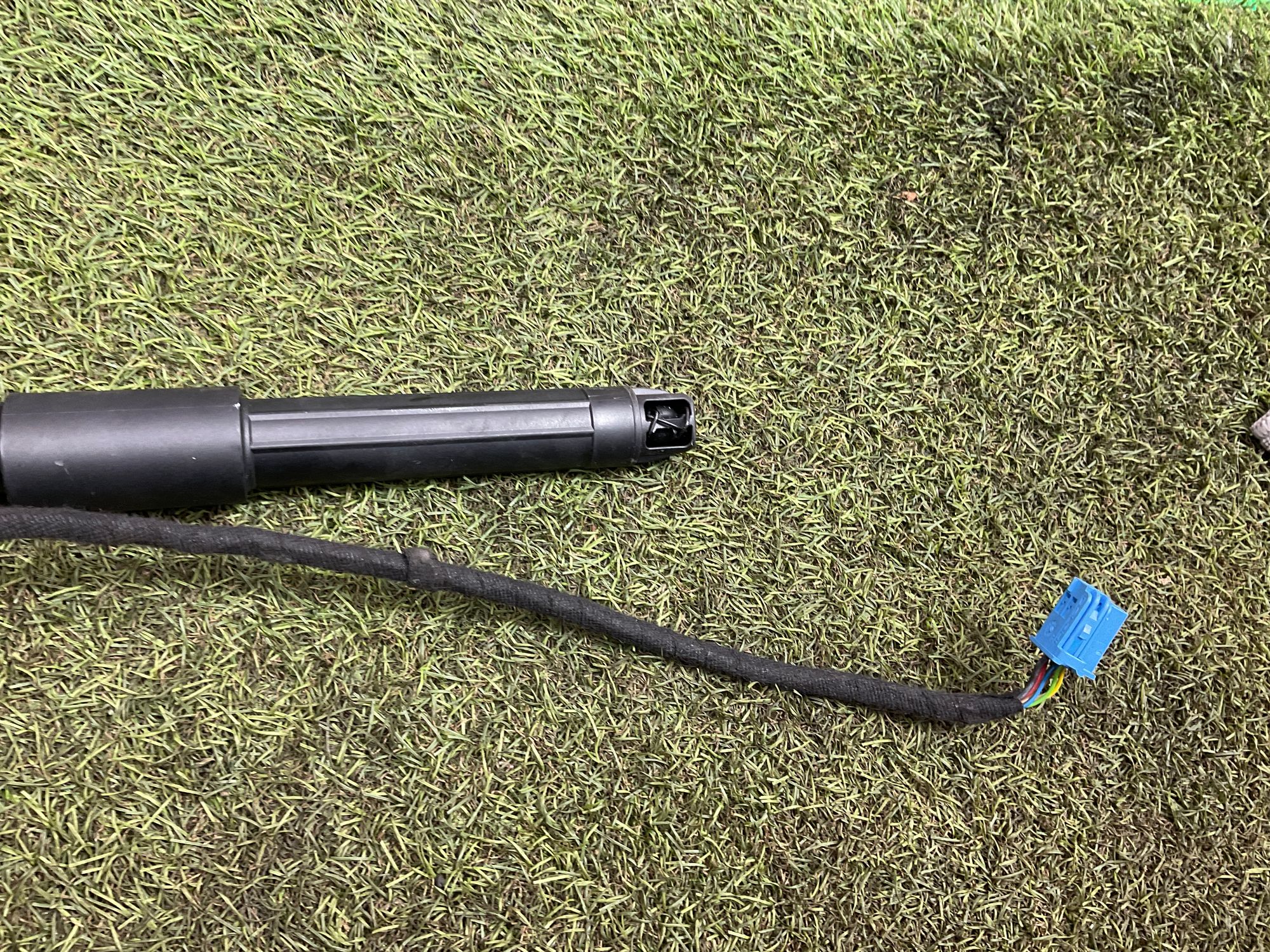 Амортизатор крышки багажника BMW M8 F92 2019, 12500 рублей, Москва