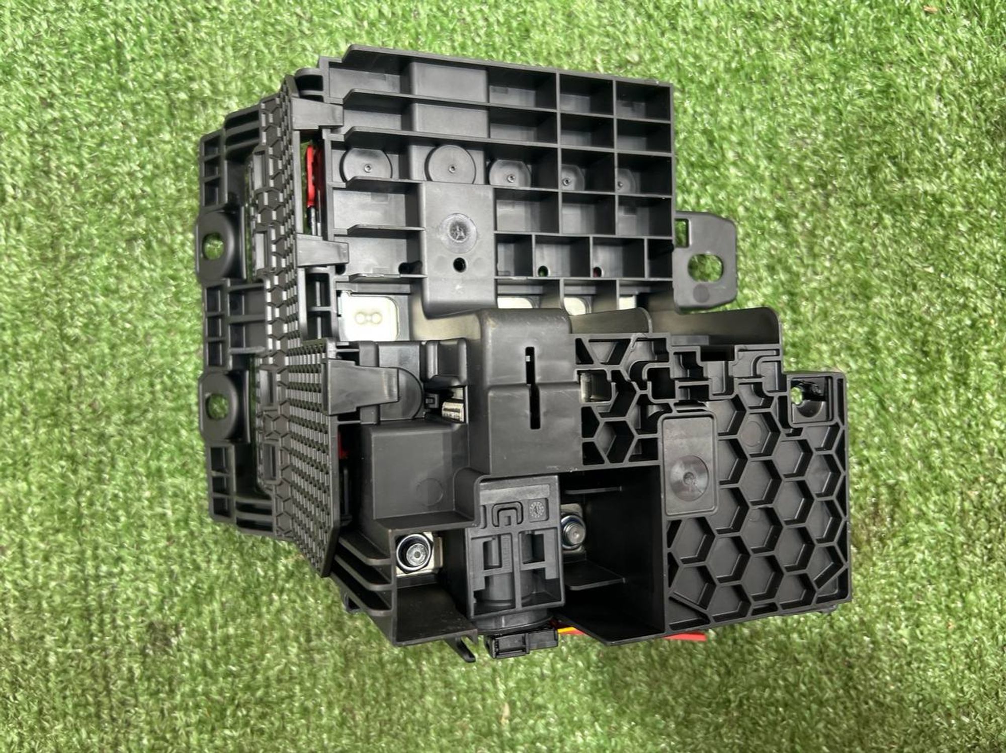 https://ycs.partsauto.market/partsauto-images/thmbs/userImages/h353NjtZg3VDP19b5HMt7LlpbQ93/part/efece437-71b2-4877-8aff-4a3f1570f5c8_1731062408997.jpg