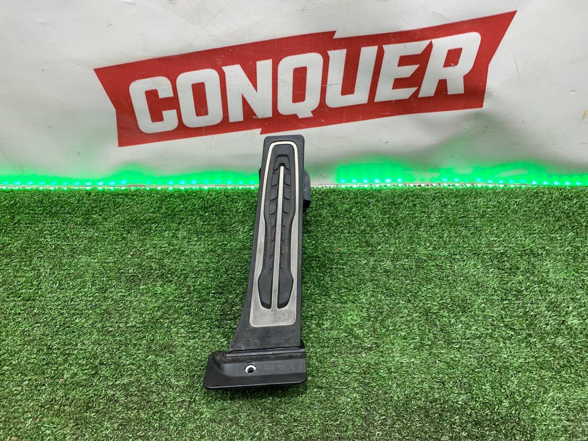 https://ycs.partsauto.market/partsauto-images/thmbs/userImages/h353NjtZg3VDP19b5HMt7LlpbQ93/part/eff3e051-b953-45b0-9b5e-da228326d1e7_1724326928417.jpg