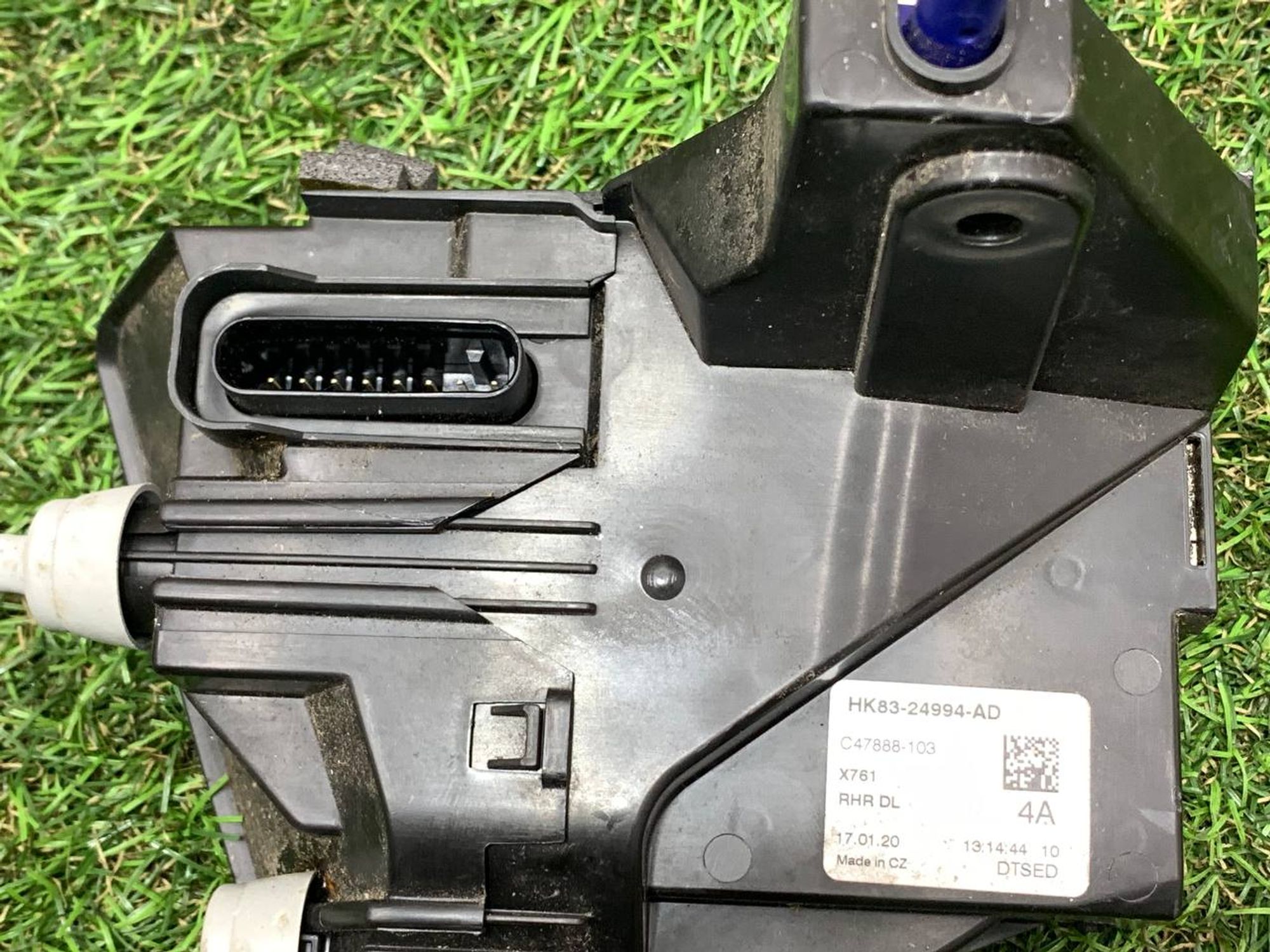 https://ycs.partsauto.market/partsauto-images/thmbs/userImages/h353NjtZg3VDP19b5HMt7LlpbQ93/part/effee277-55ce-49e3-9a78-d5826d0c66f1_1716908978987.jpg