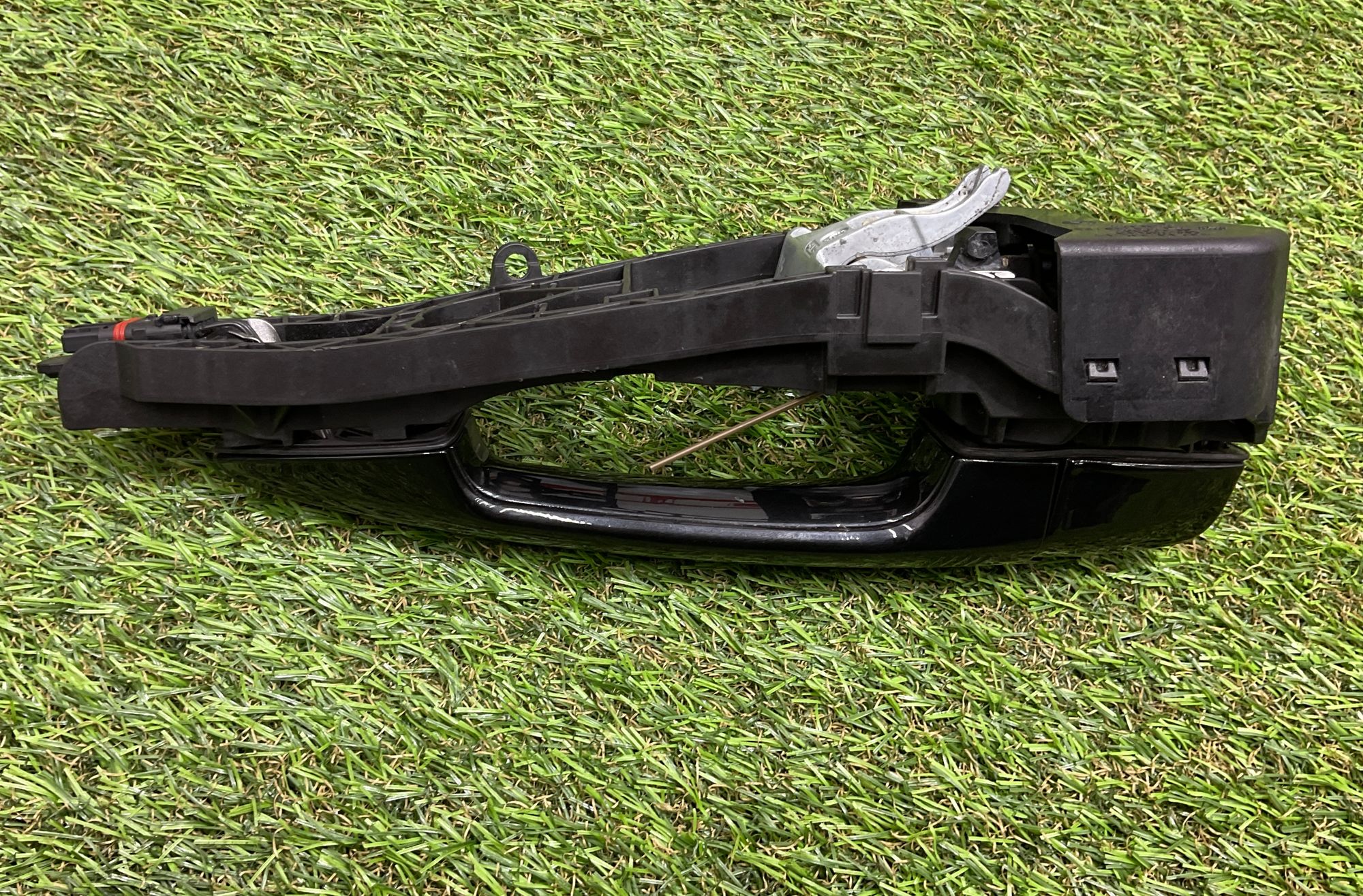 https://ycs.partsauto.market/partsauto-images/thmbs/userImages/h353NjtZg3VDP19b5HMt7LlpbQ93/part/f07bafaa-7e95-4e9e-b2be-b902f668237f_1747124207231.jpg