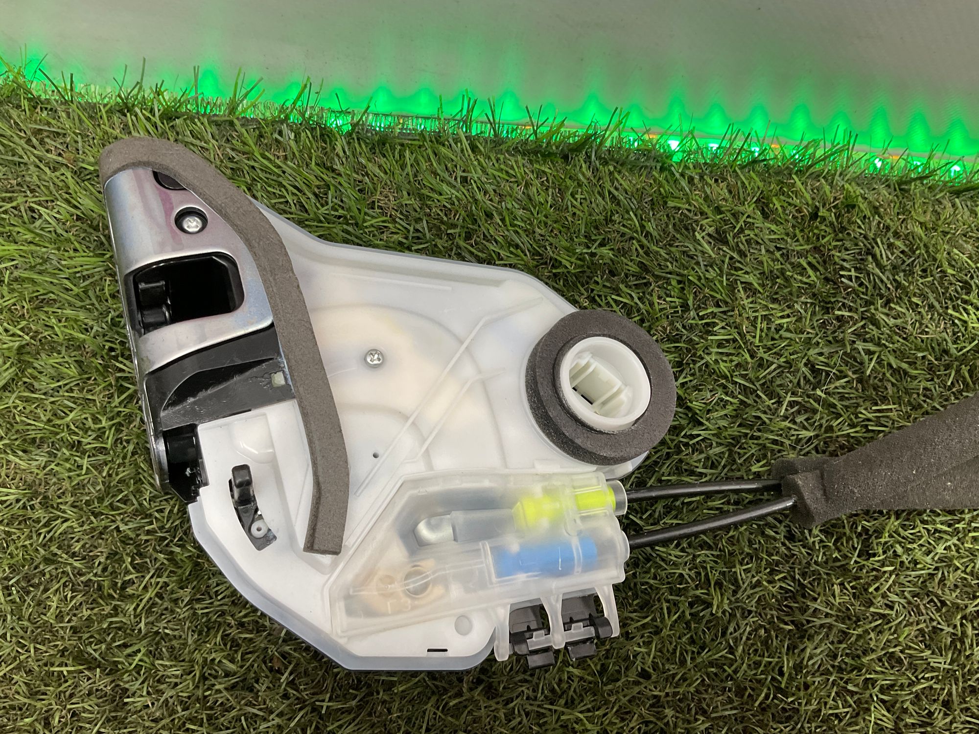 Замок двери левой задней Toyota Land Cruiser 300 (2021—2023) 2024, 10000 рублей, Москва