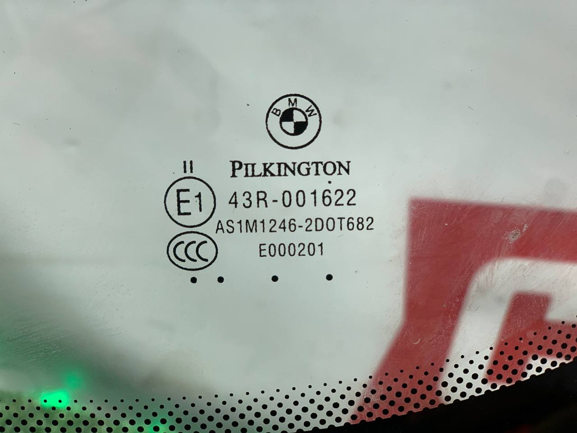 https://ycs.partsauto.market/partsauto-images/thmbs/userImages/h353NjtZg3VDP19b5HMt7LlpbQ93/part/f162bf68-0f25-43ee-a216-8e64a0053d0a_1729694714790.jpg