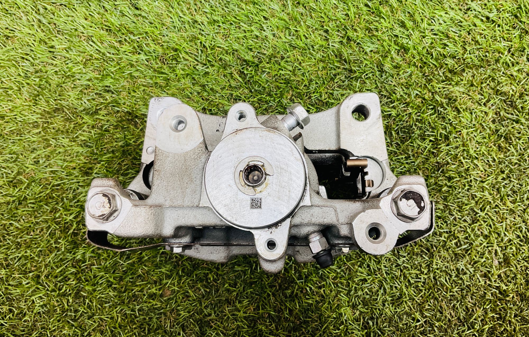 https://ycs.partsauto.market/partsauto-images/thmbs/userImages/h353NjtZg3VDP19b5HMt7LlpbQ93/part/f1802cbf-c4cb-441a-9be2-b12950009a6a_1779955503523.jpg