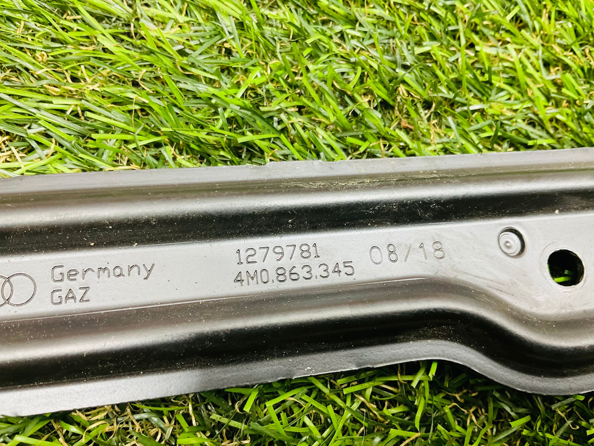 https://ycs.partsauto.market/partsauto-images/thmbs/userImages/h353NjtZg3VDP19b5HMt7LlpbQ93/part/f20d2fd4-7e7e-471a-bb83-2e36f43b109c_1785575090632.jpg