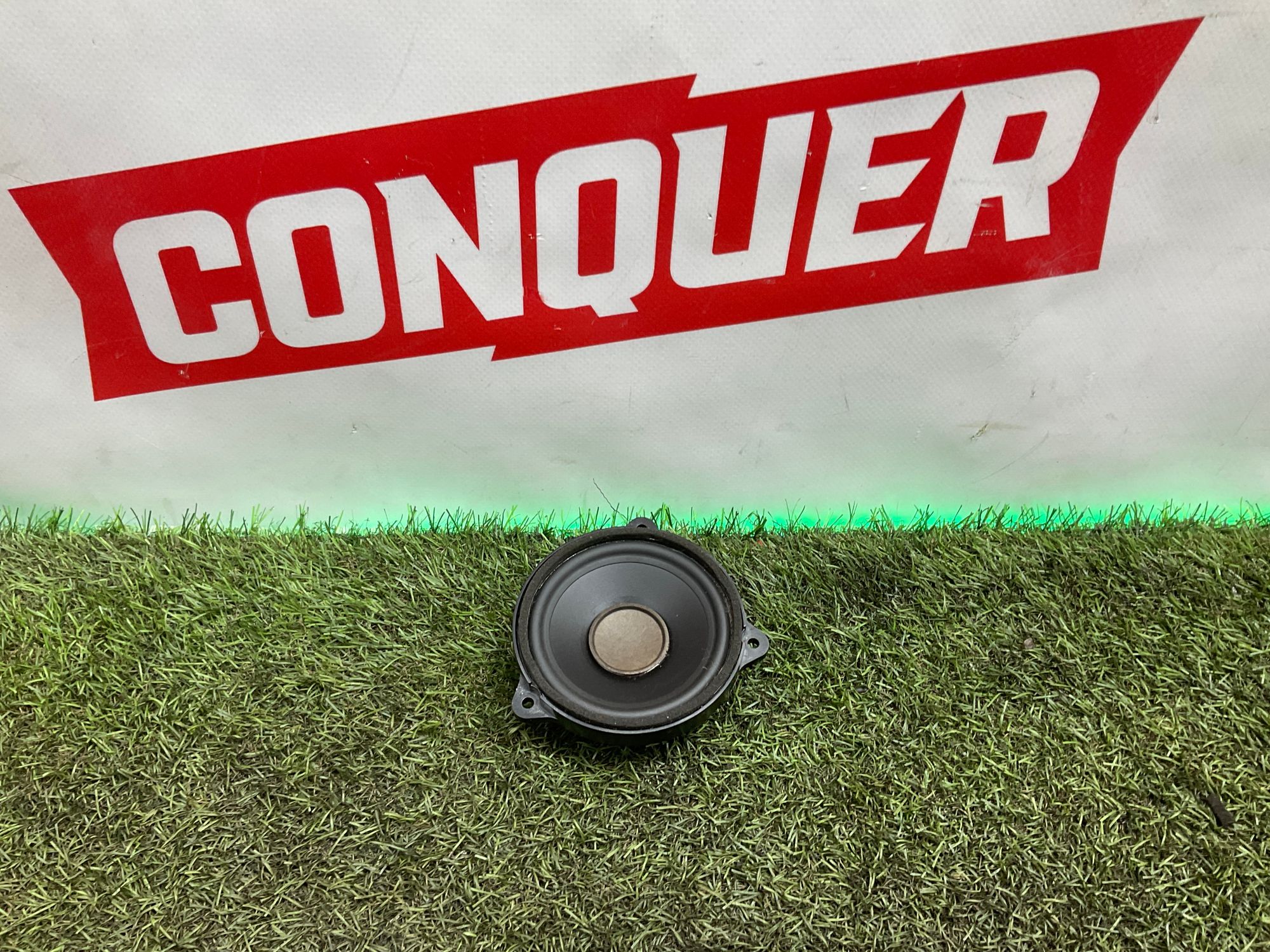 Динамик колонка Land Rover Defender, II 2023, 1000 рублей, Москва