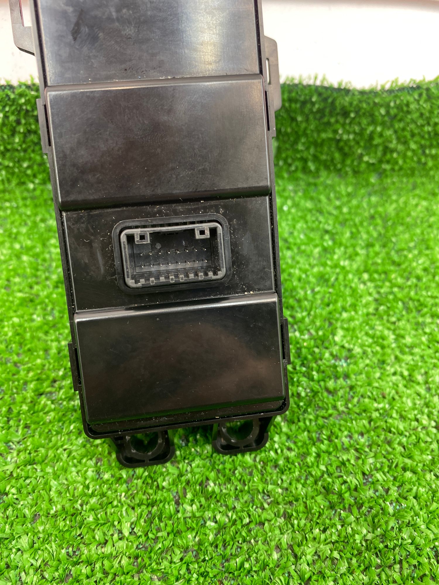https://ycs.partsauto.market/partsauto-images/thmbs/userImages/h353NjtZg3VDP19b5HMt7LlpbQ93/part/f35f7537-4cc2-4d60-ae99-016545be6f7d_1741430774432.jpg